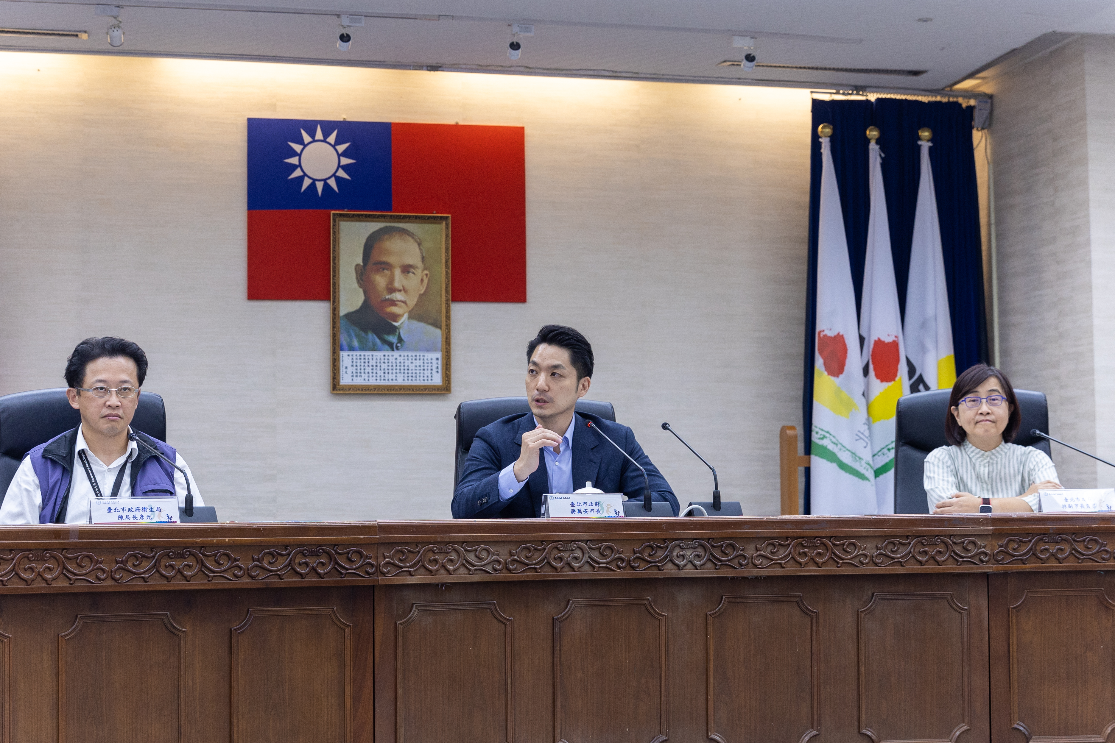 北市今年首例本土登革熱現蹤，市長蔣萬安召開應變會議。（北市衛生局提供）