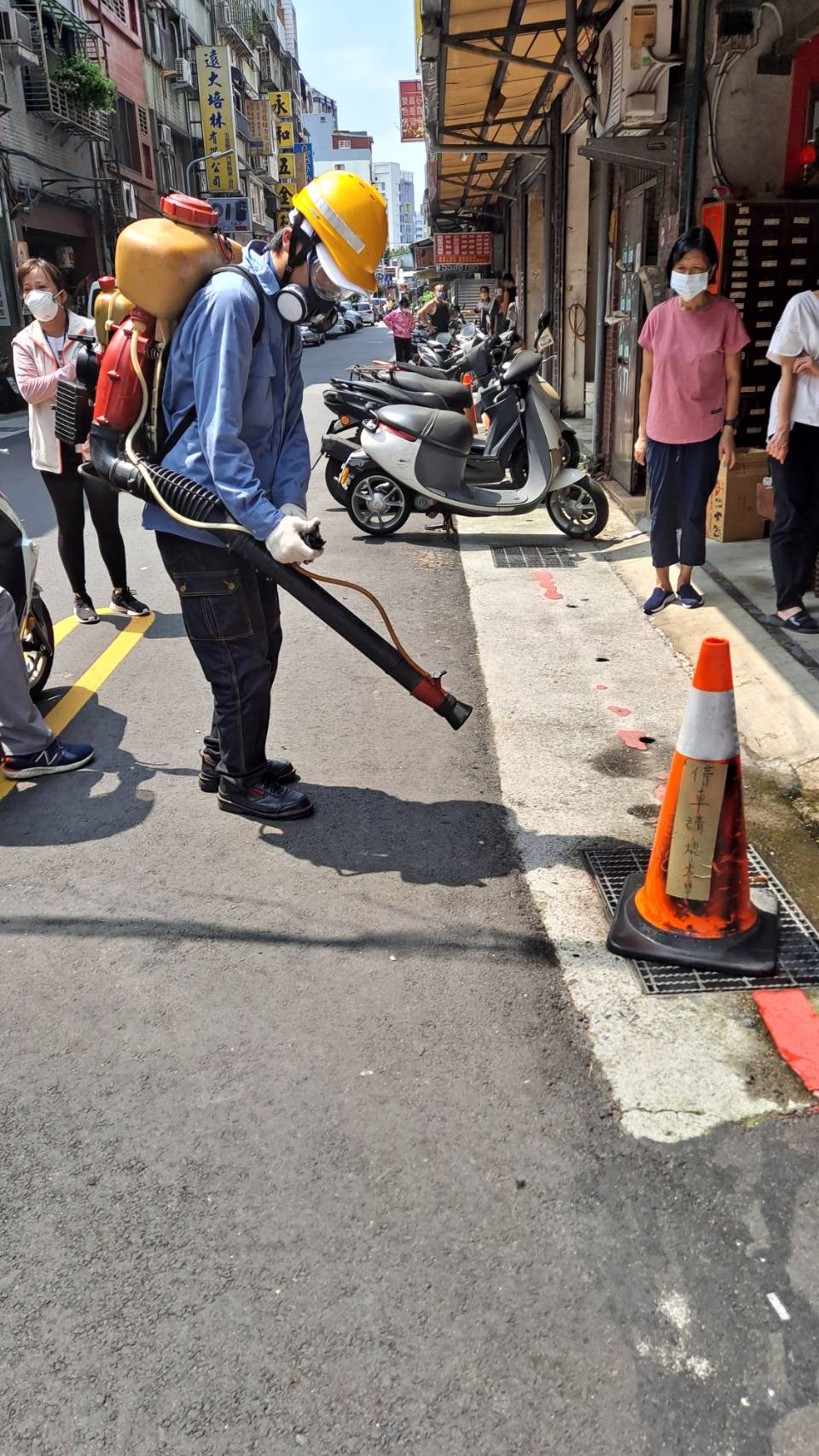 北市府針對大同區進行環境清消。（北市衛生局提供）