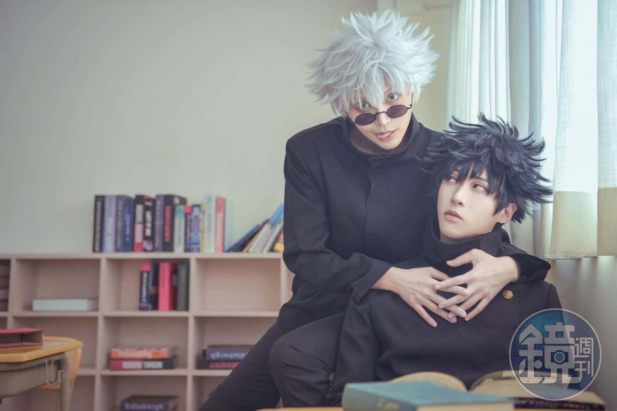 民進黨立委賴品妤（左）熱愛Cosplay，男友苗栗縣議員曾玟學（右）也發文力挺。（翻攝自曾玟學臉書）