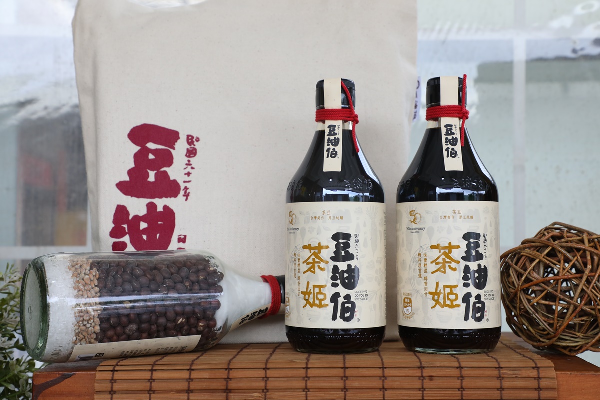 豆油伯的「茶姬」醬油首次參賽就獲得美食界奧斯卡Great Taste Awards的三星評價，且是該獎項最高等級三叉獎的25名入圍者之一。