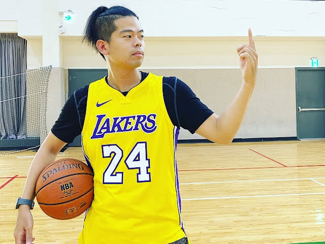 網紅Gino勁宥（圖）近日再爆性侵，受害者也於臉書留言發聲。（翻攝自Gino勁宥YouTube）