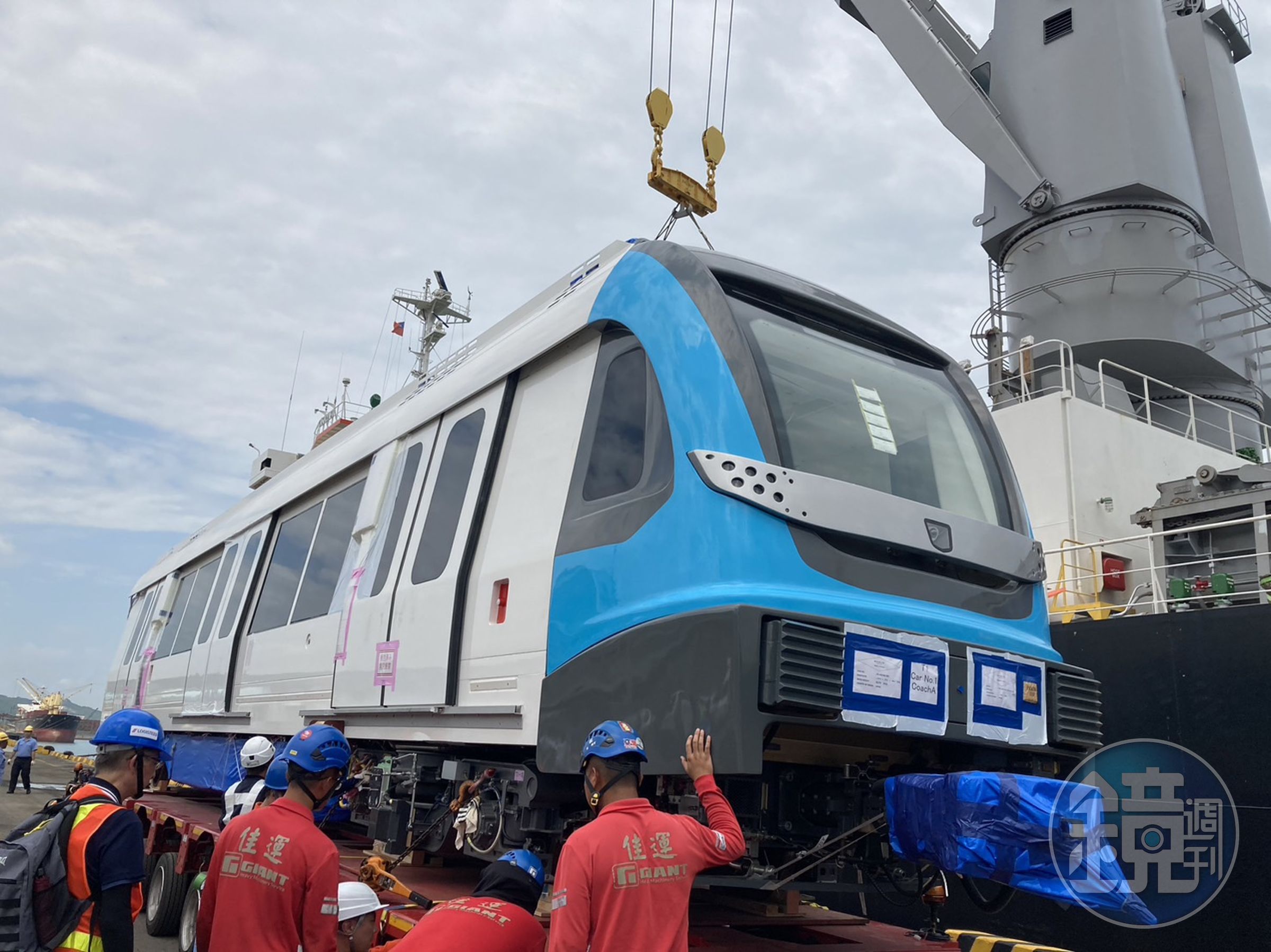 三鶯線首列車正式抵台。（新北市政府捷運工程局提供）
