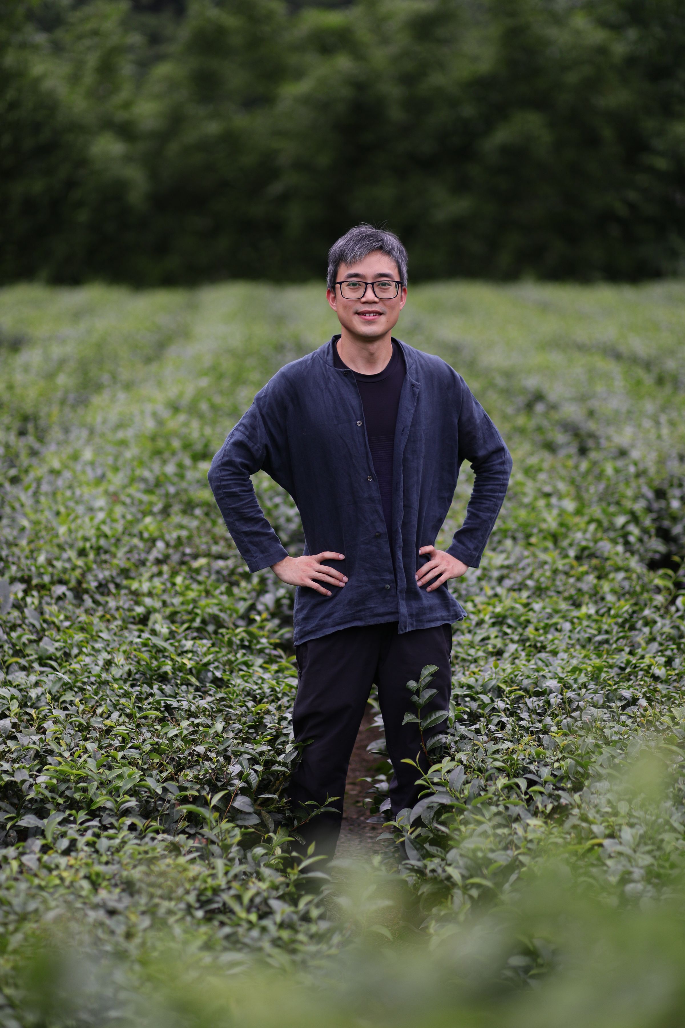 福茶苑茶三代吳柏諺返鄉後，接手家中事業努力轉型。