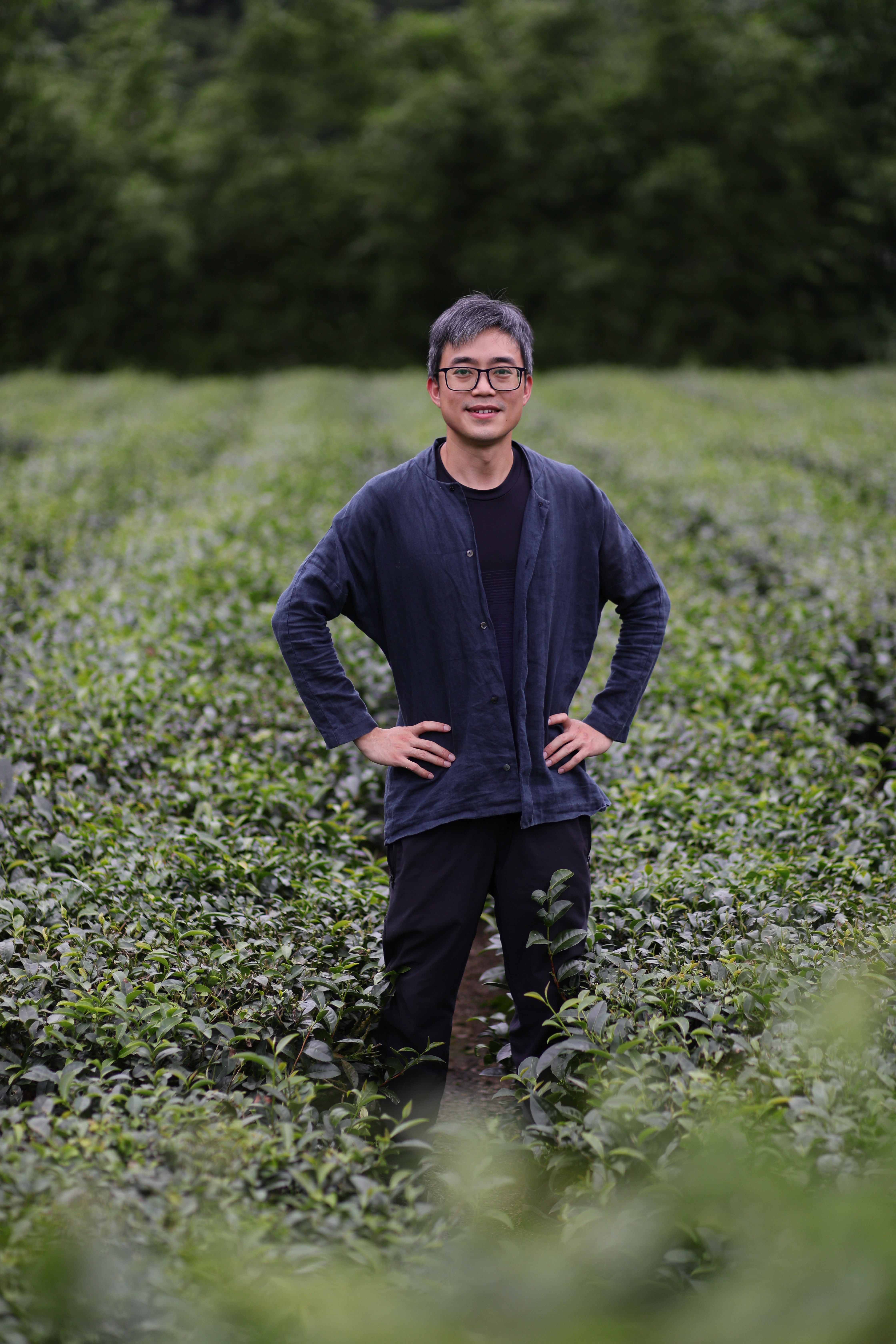 福茶苑茶三代吳柏諺返鄉後，接手家中事業努力轉型。