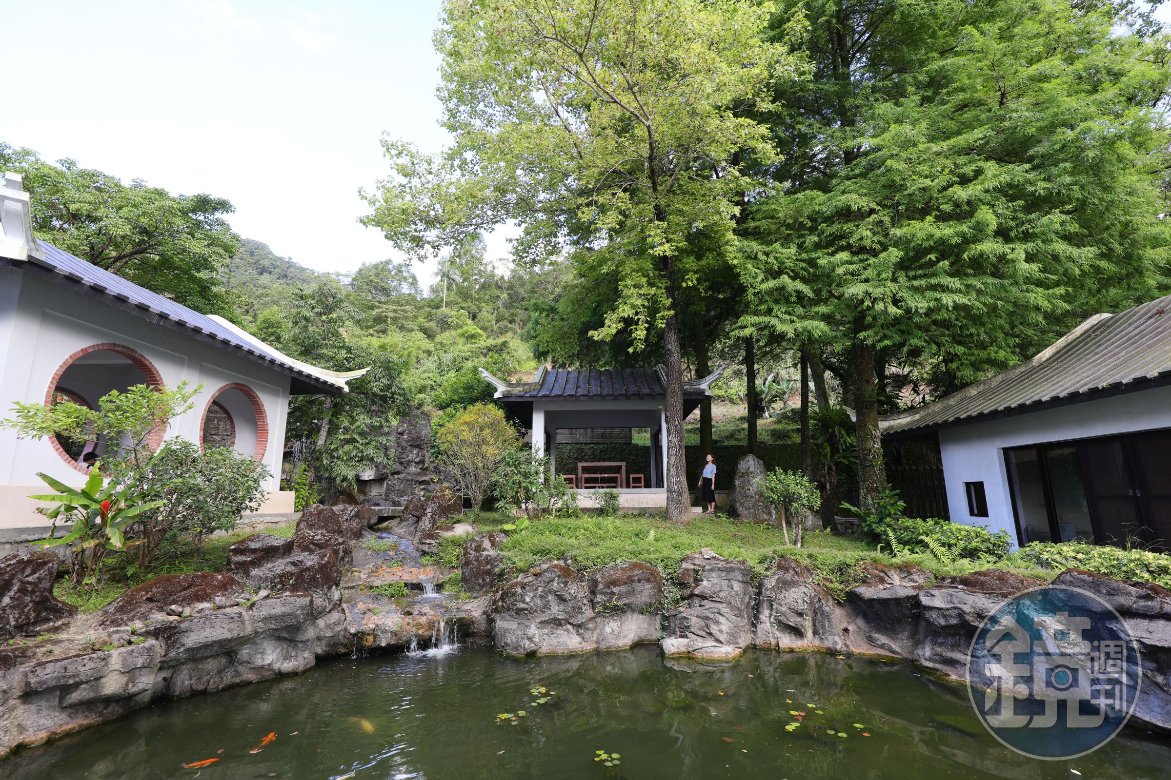 室外有中式庭院,炎炎夏日可到涼亭乘涼,感受古人雅興。