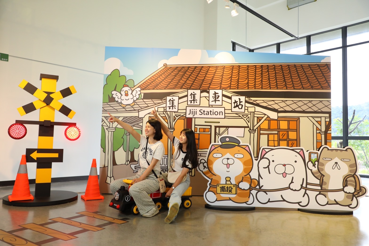以檜木建造的集集火車站，是南投縣集集鎮的知名地標。（南投縣政府觀光處提供）