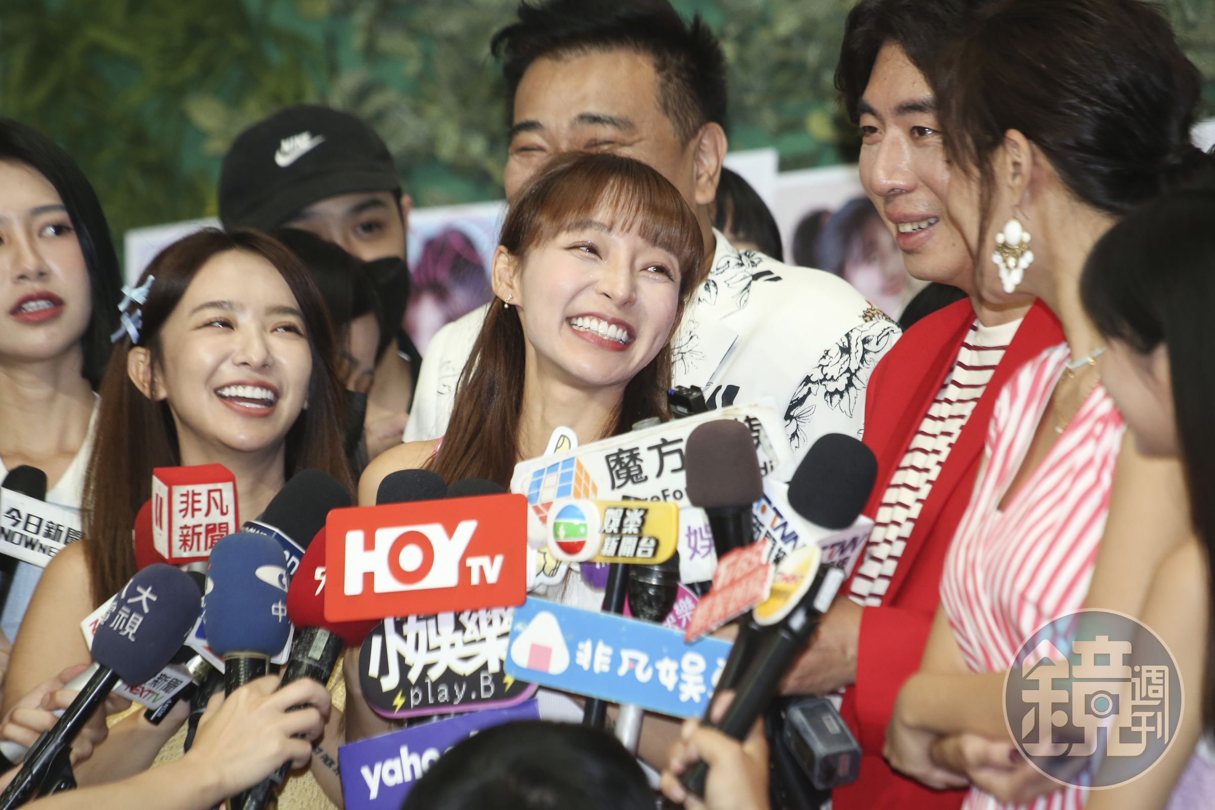 林襄被媒體圍堵詢問戀情,她低調承認2人戀愛中。