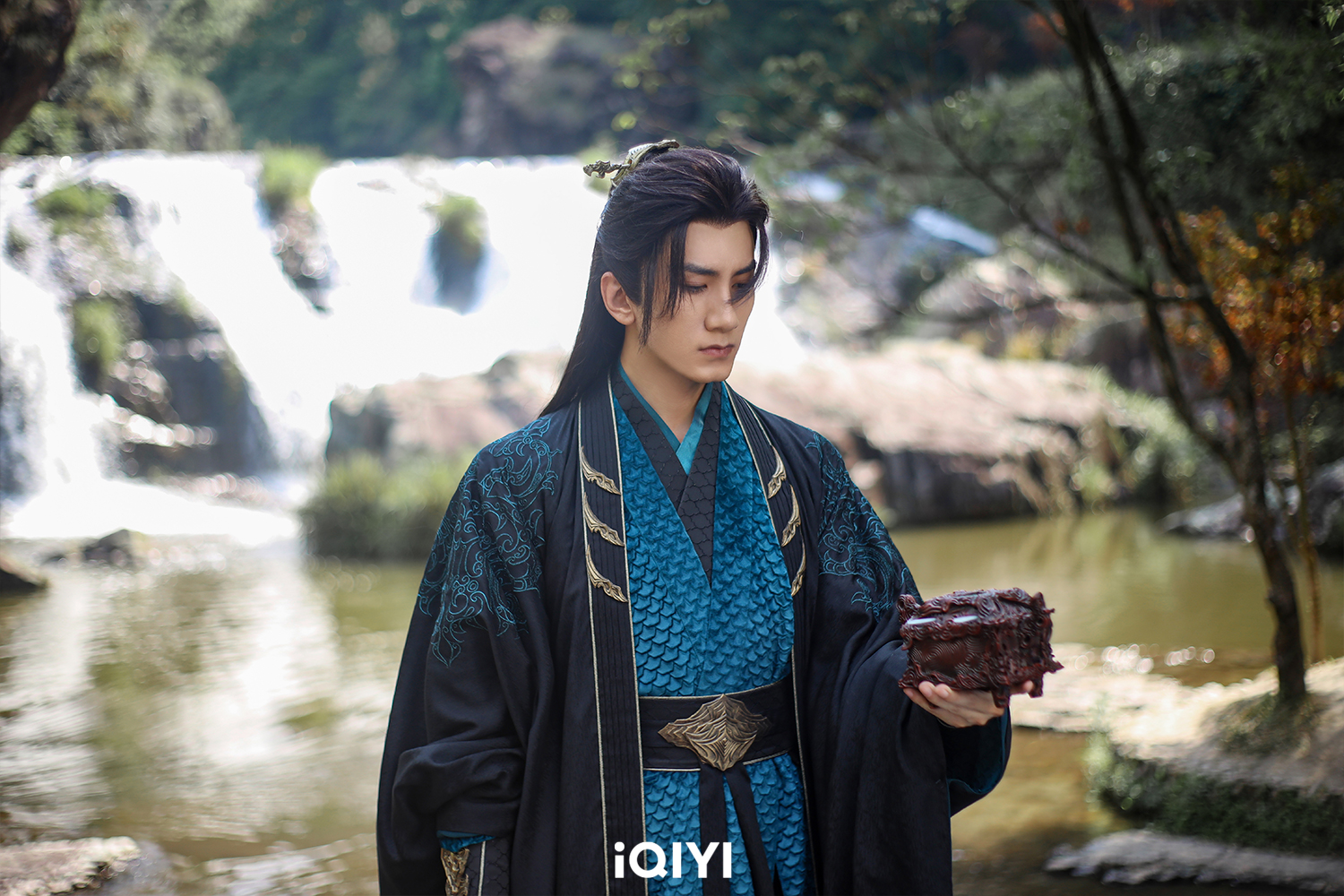 肖順堯飾演笛飛聲，在《蓮花樓》展現反差萌的一面。（愛奇藝國際站提供）