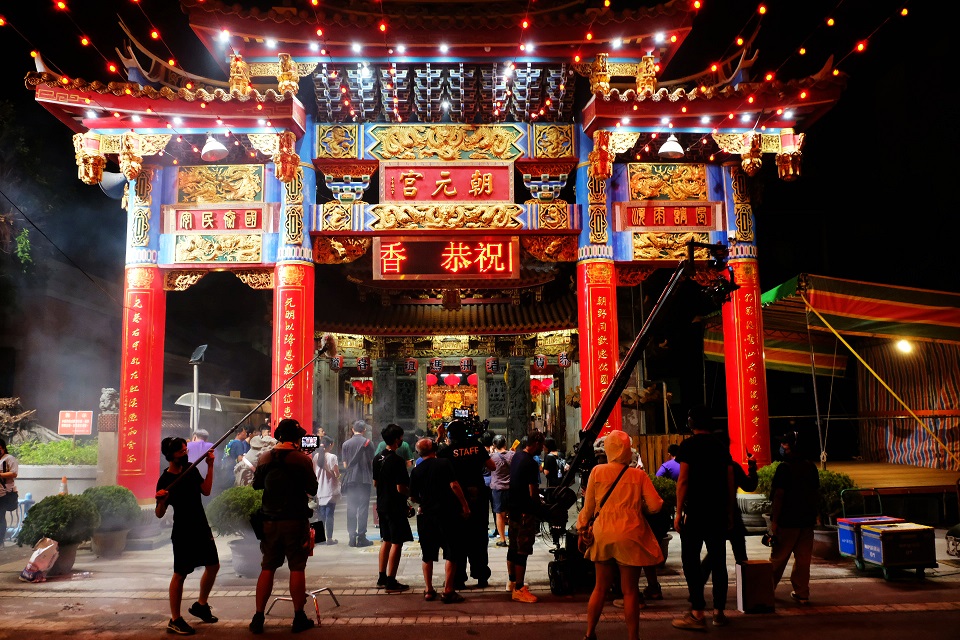 影片場景之一的台中梧棲朝元宮大力配合拍攝。（華影提供）