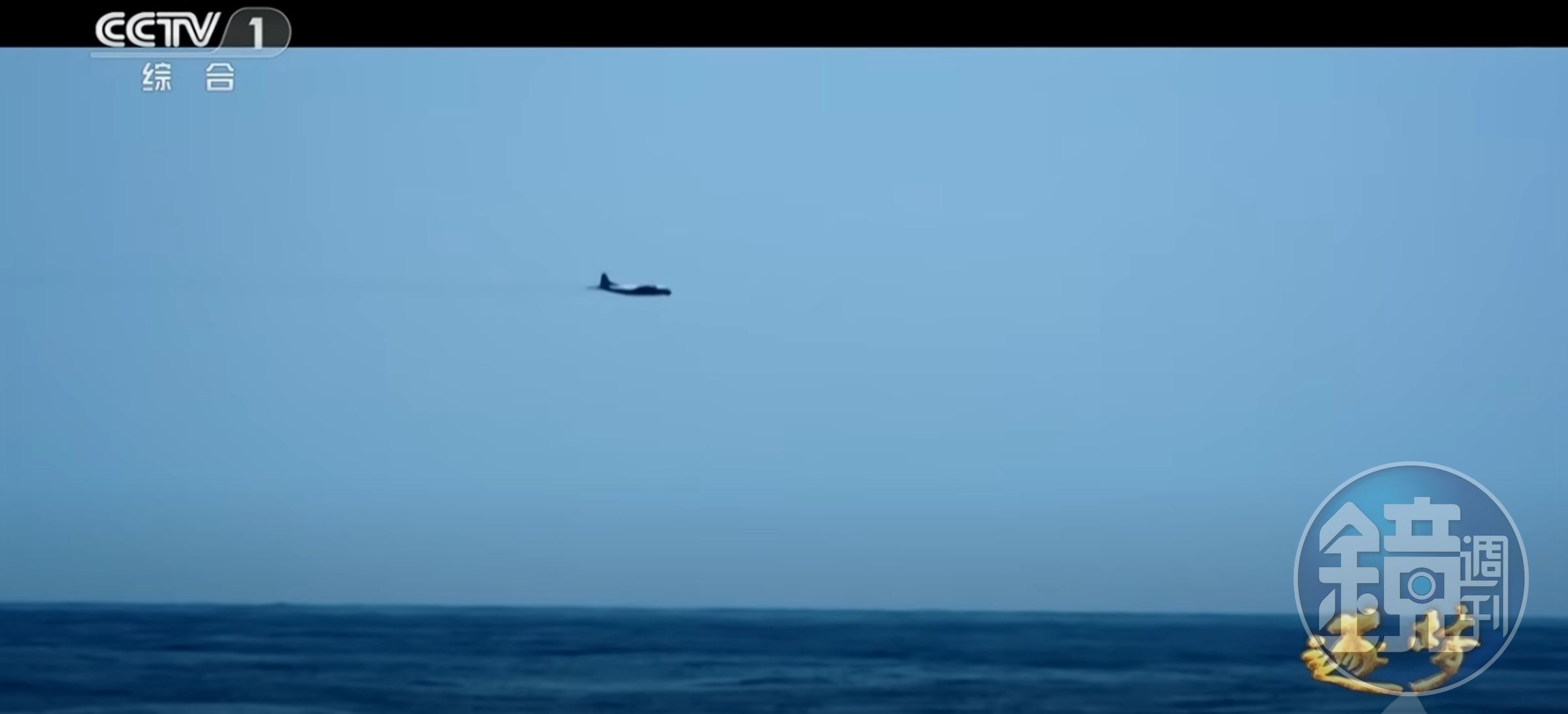 配合8月1日解放軍建軍節,央視一連播出8集節目,展示圍島軍演內容。(翻攝自CCTV中國中央電視台YouTube頻道)