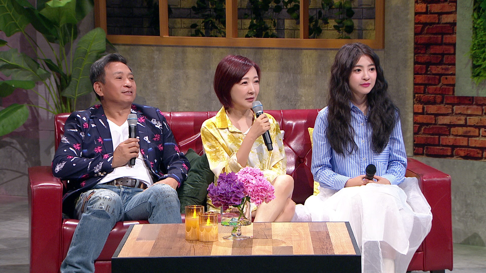 女兒韓菲出專輯，王中平、余皓然陪同上節目錄影。（年代MUCH提供）