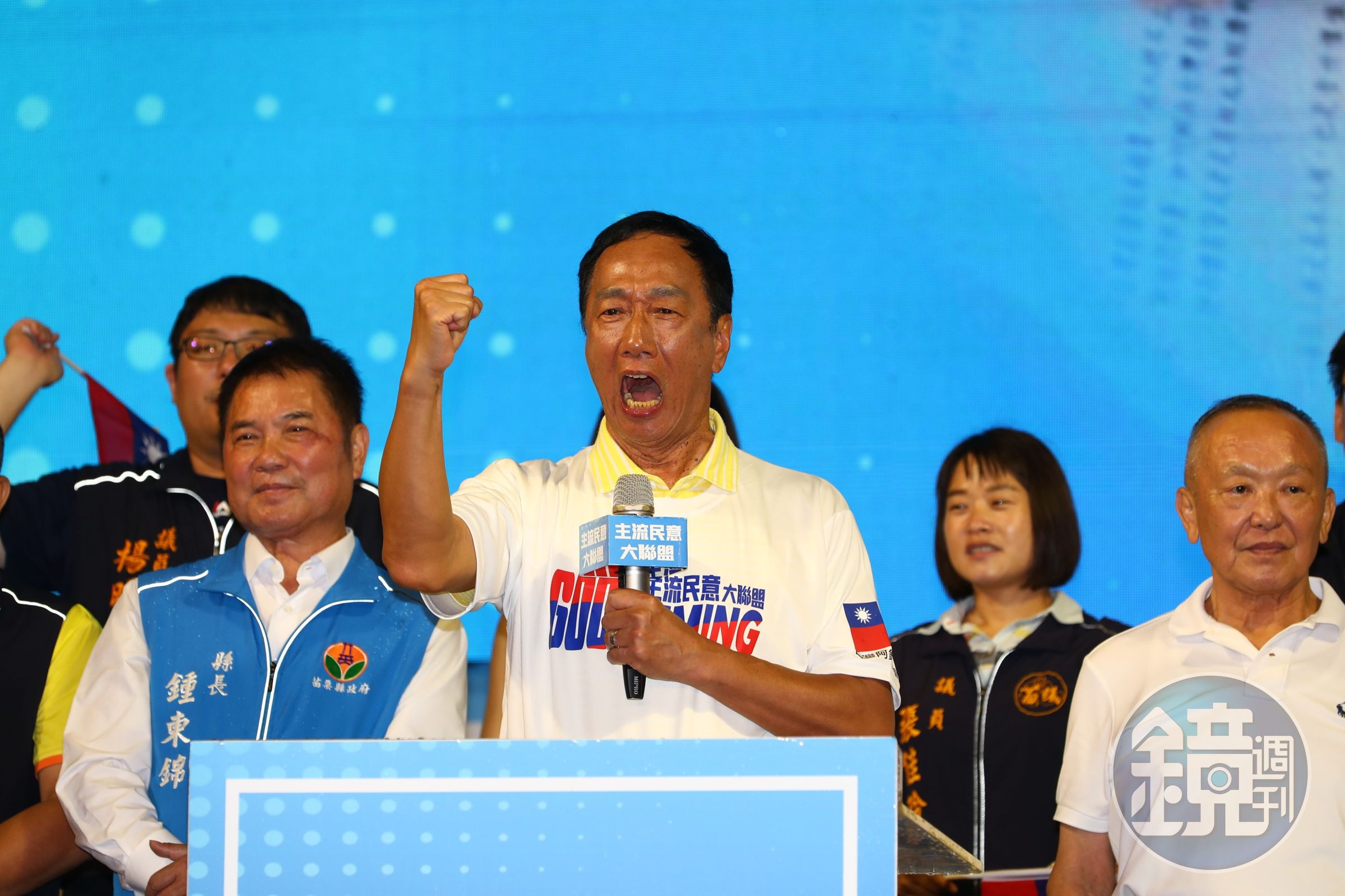 李艷秋建議動作頻頻卻始終不表態的郭台銘放下身段，認清自己的政治實力。