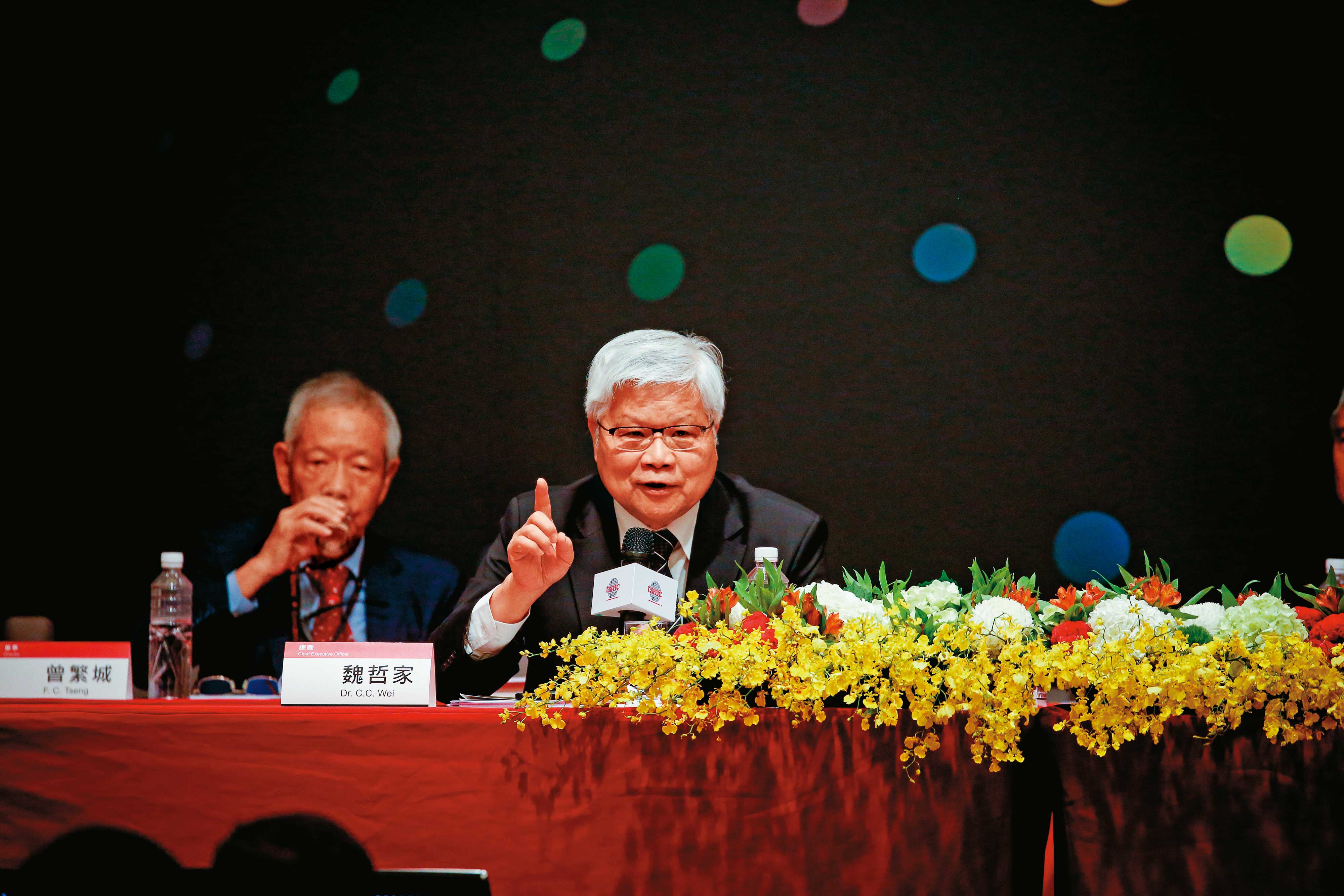 台積電總裁魏哲家表示，AI客戶仍有強勁需求，長線AI趨勢確立。