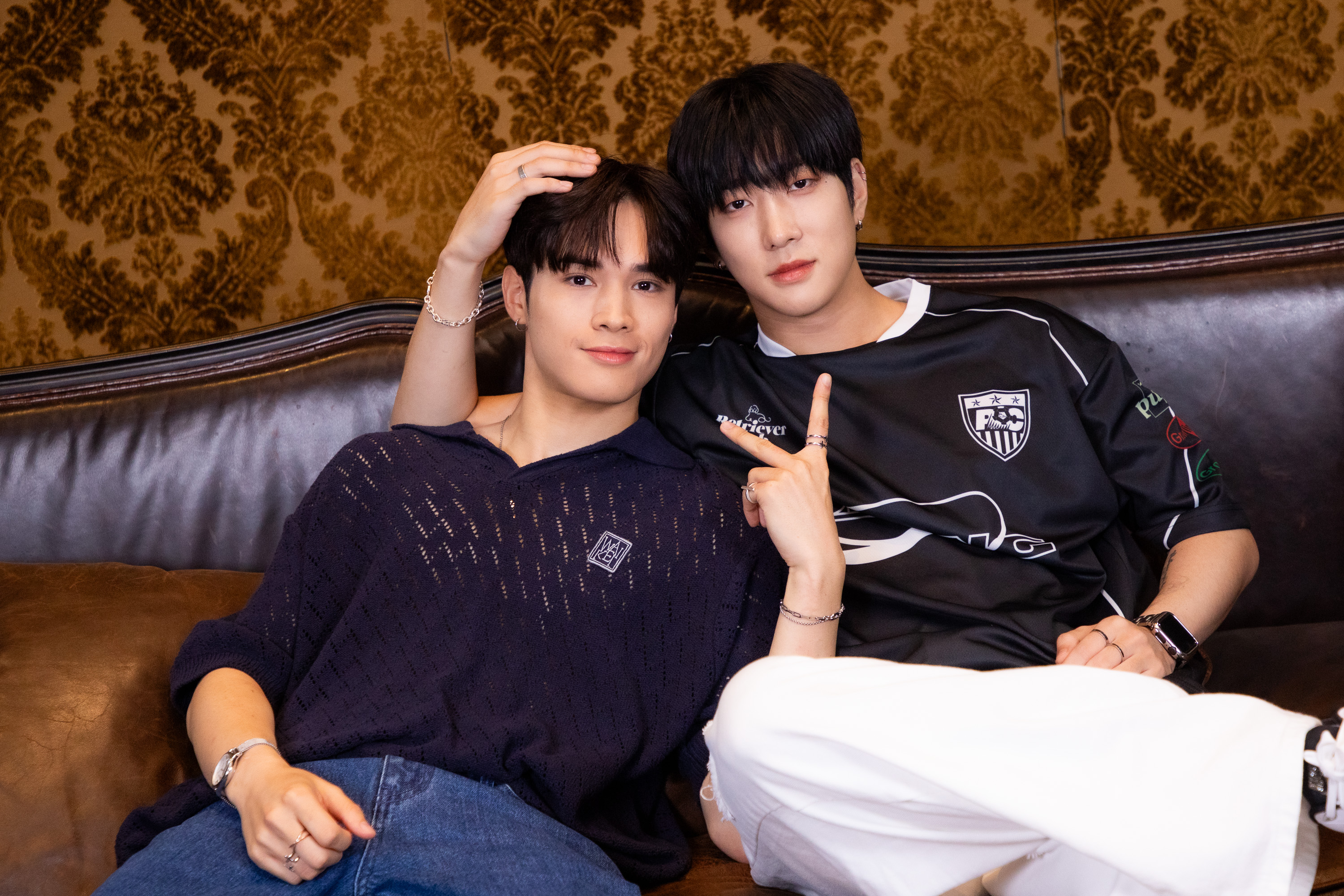 JAY（左）喜歡探索靈異場所，但尹鐘佑說：「如果找我，我不會接他電話。」（ON INN ASIA 提供）