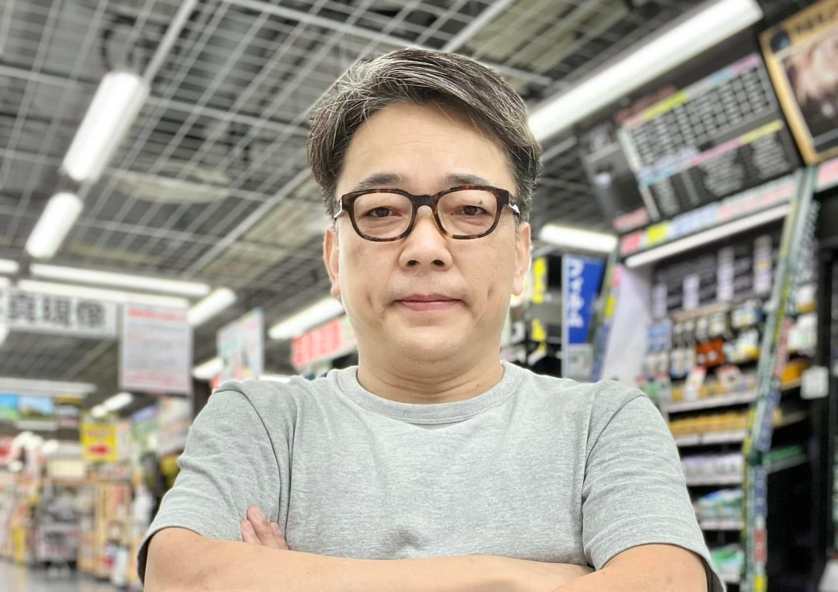 詹惟中辯稱自己也是受害人，是靈機文化盗用他的照片和名字去做產品銷售。（翻攝自詹惟中臉書）