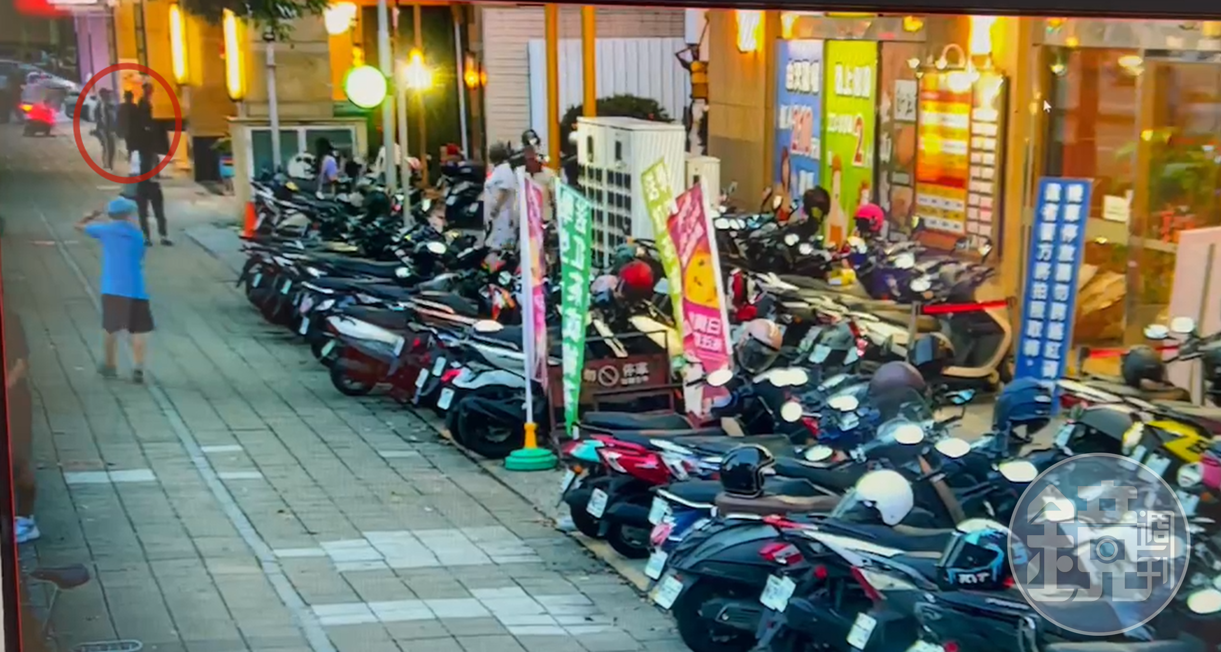 高雄知名冰店遭男子砸店，警方隨即逮捕2嫌。（翻攝畫面）