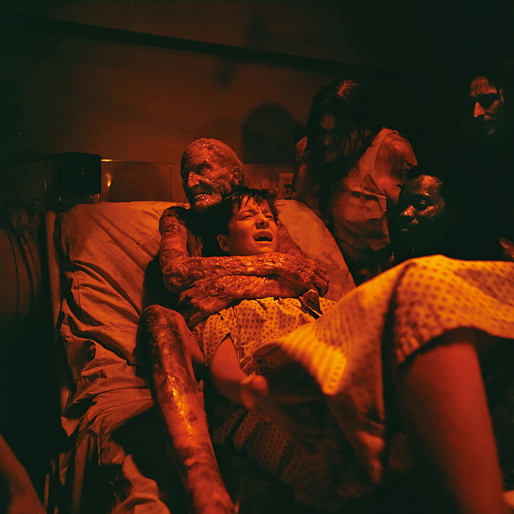 電影每次鬼上身皆有創意，也沒有濫用特效，老鬼的特化妝造型甚為恐怖。（双喜提供）