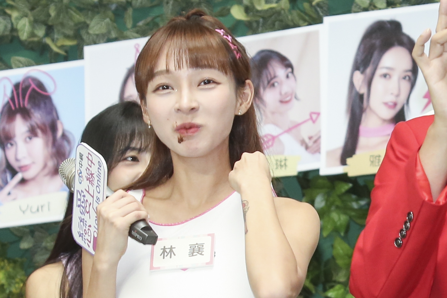 林襄年收入傳破千萬，但也遭人唱衰「快沒商業價值」、「還有半年可使用期限」等等，覺得她很容易被取代。