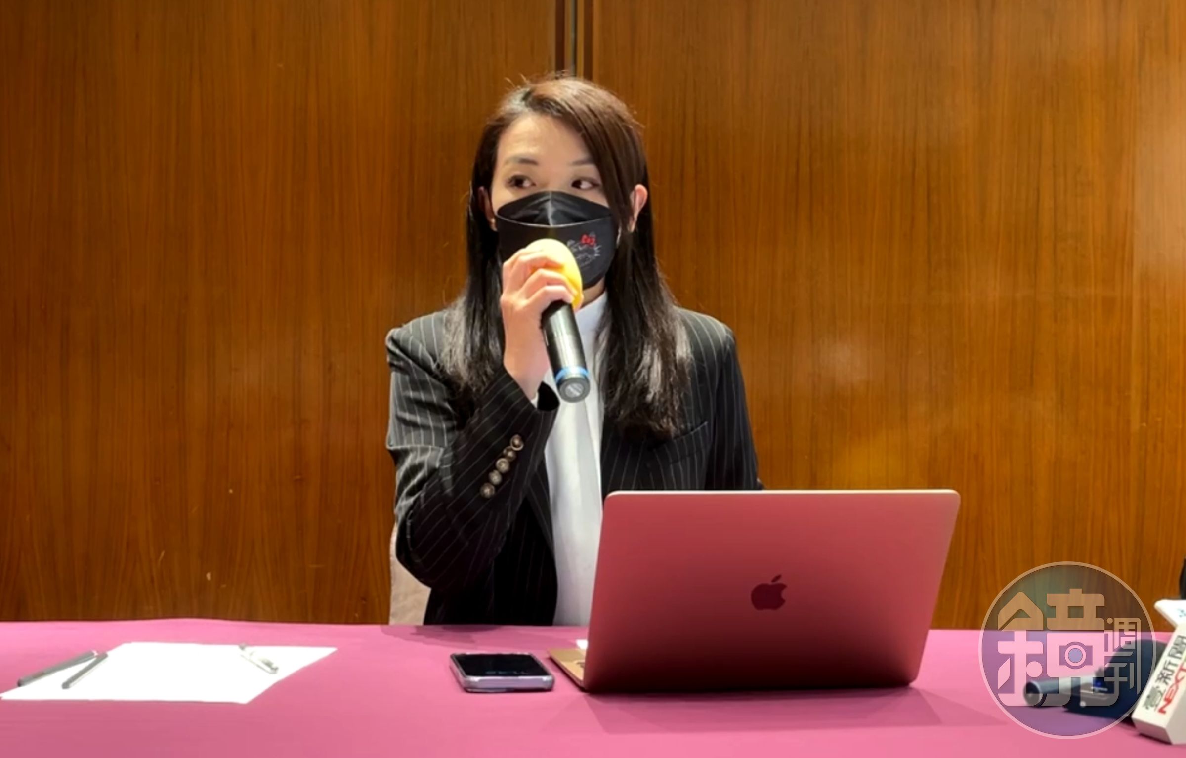 涉詐46萬助理費遭起訴，高虹安反批檢方：偵查不公開最典型的笑話。（翻自高虹安臉書）