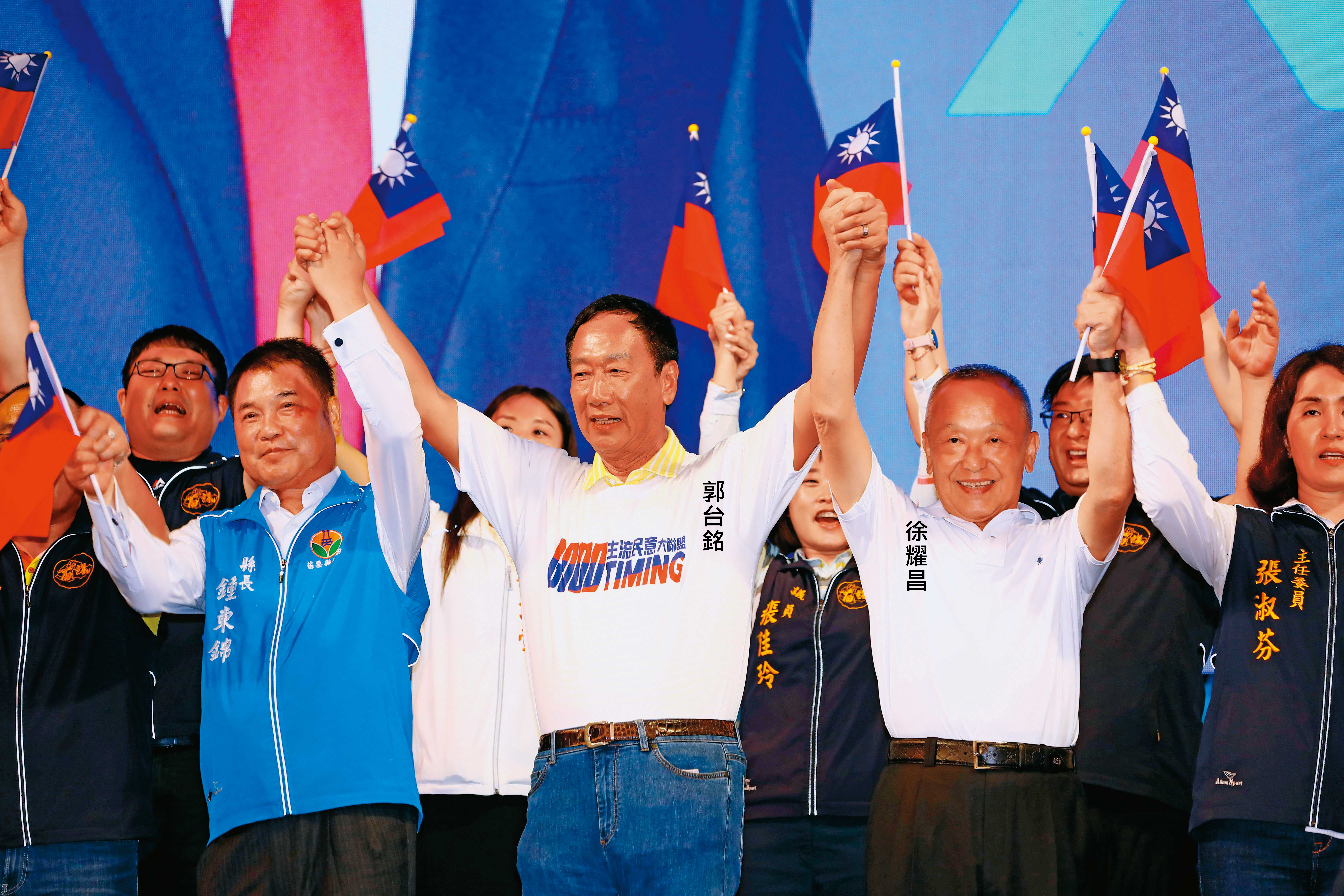 挺郭派10日在苗栗縣舉行「主流民意大聯盟」說明會，鍾東錦、徐耀昌等地方要角都現身相挺，炒熱郭台銘聲勢。