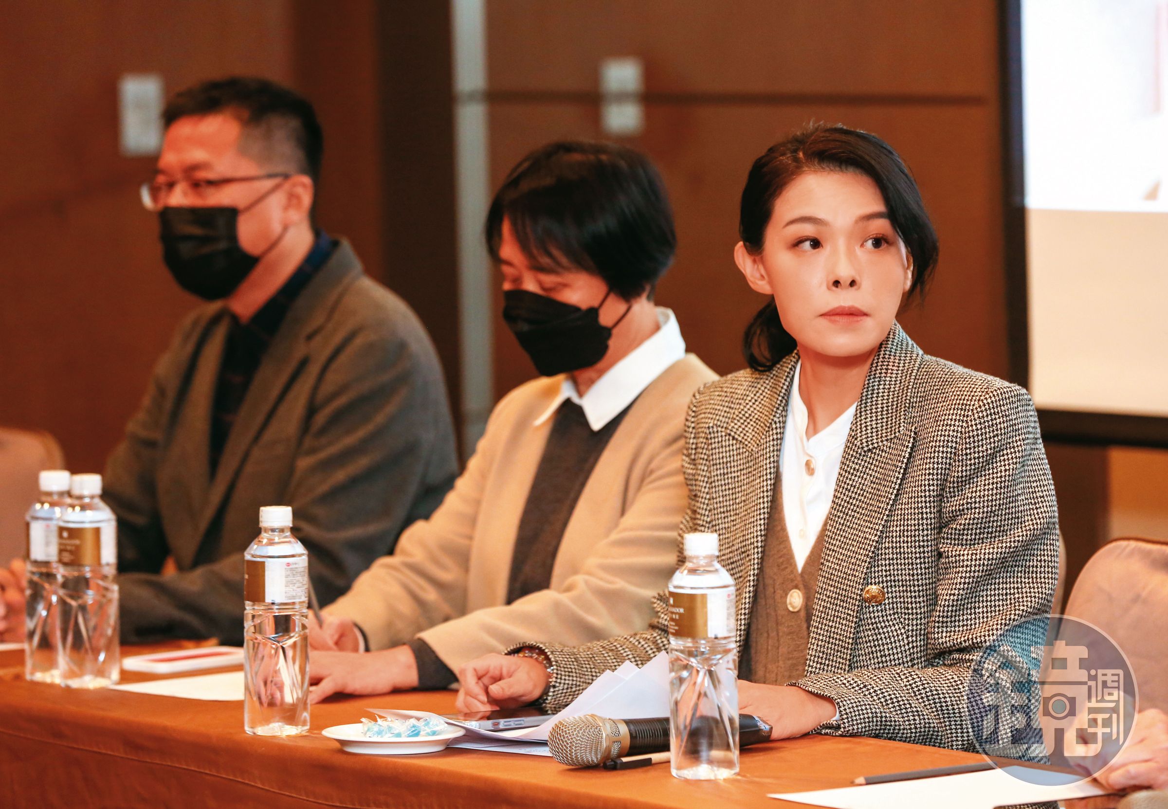 高虹安存款1,200萬元，擔任立委期間除了月領薪水19萬元，永齡基金會還按月支付10萬元給一家網路媒體，協助她從事立委職務。