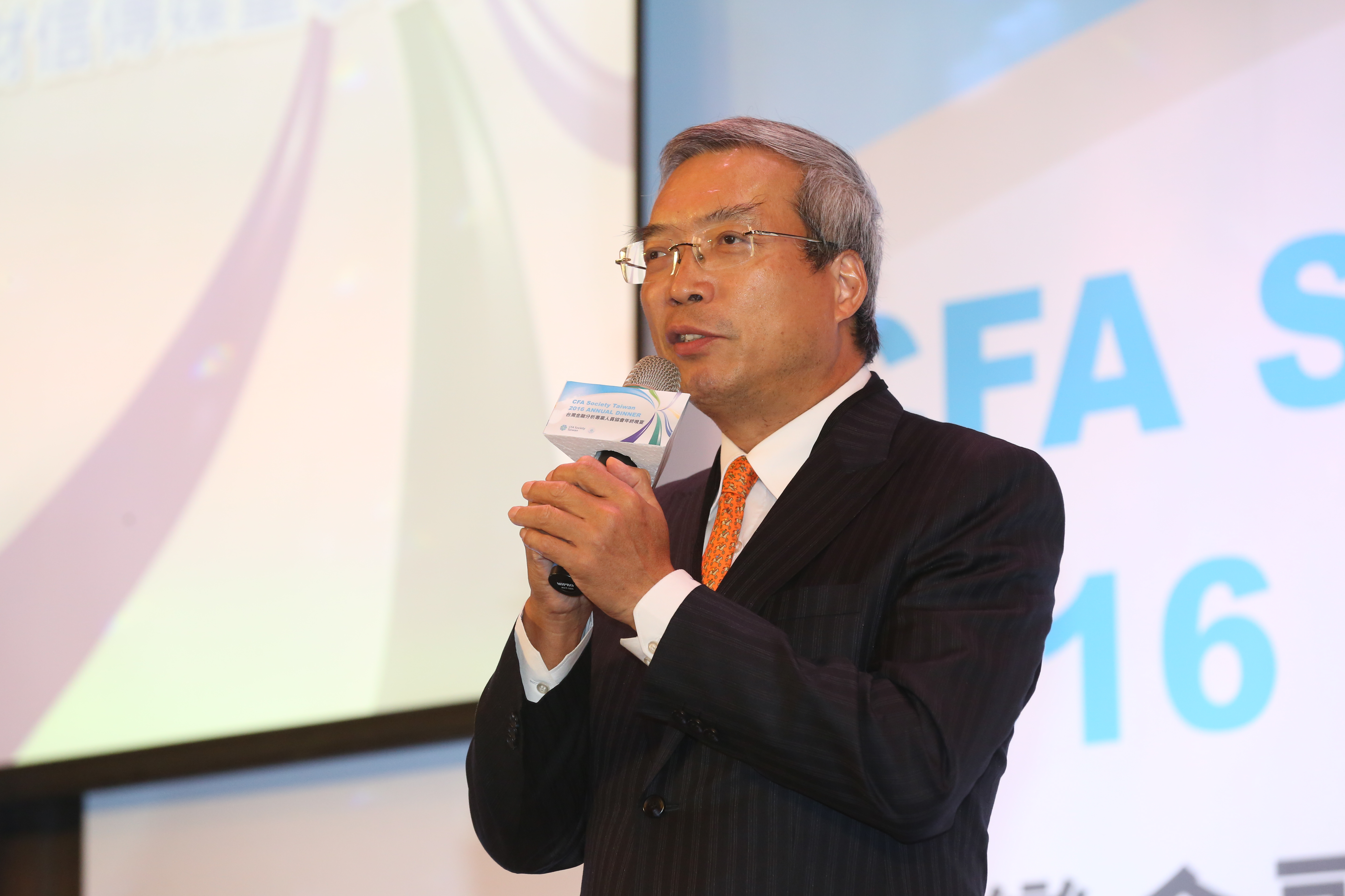 謝金河昨天po文，提到今年台灣對美貿易順差擴大至千億美元以上，「如果退出美國市場，台灣會死得更快！」（本刊資料照）