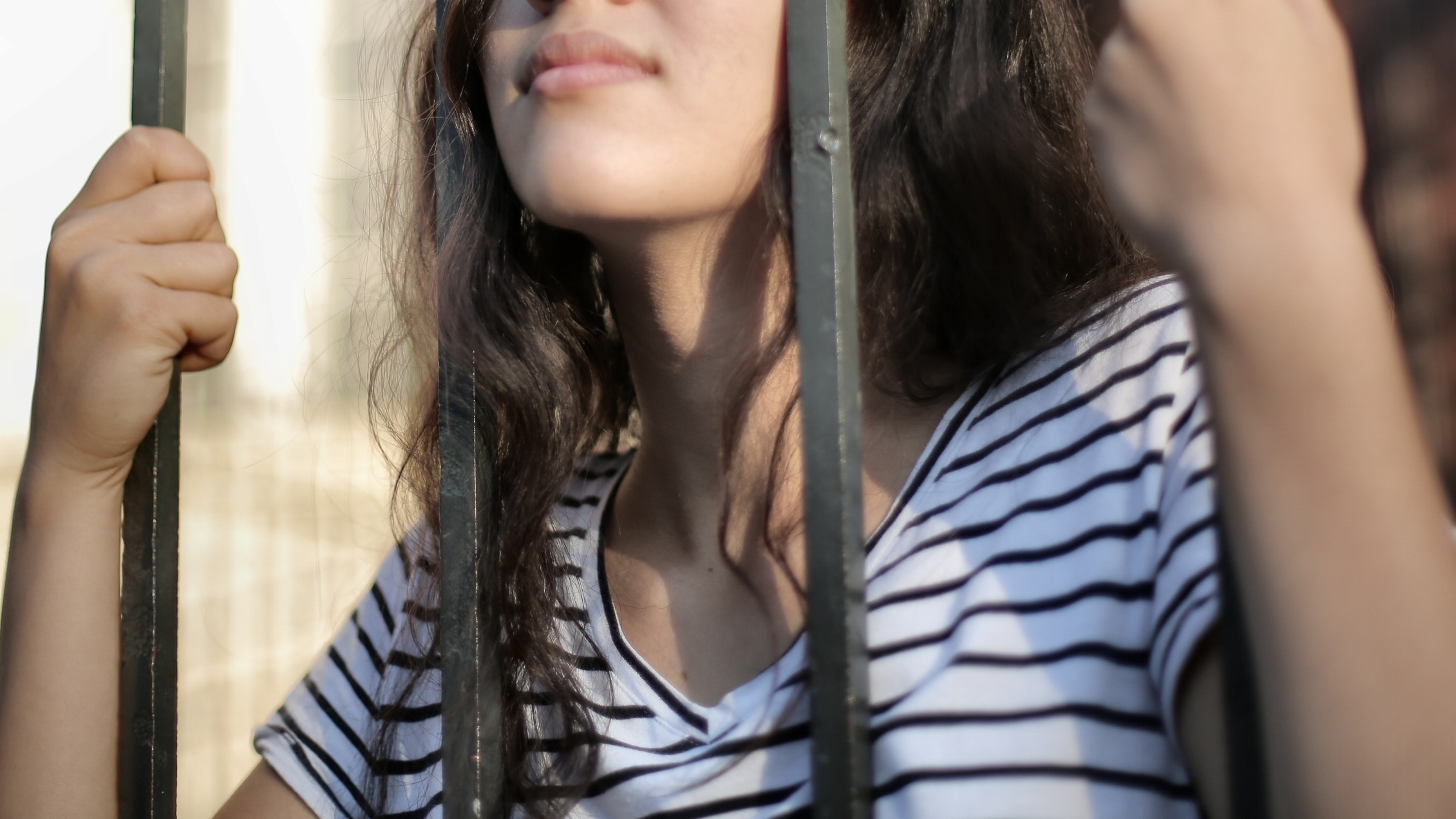 蔡姓女子是詐欺通緝犯，日前遭警方逮捕後直喊要找媽媽。（示意圖，pexels）