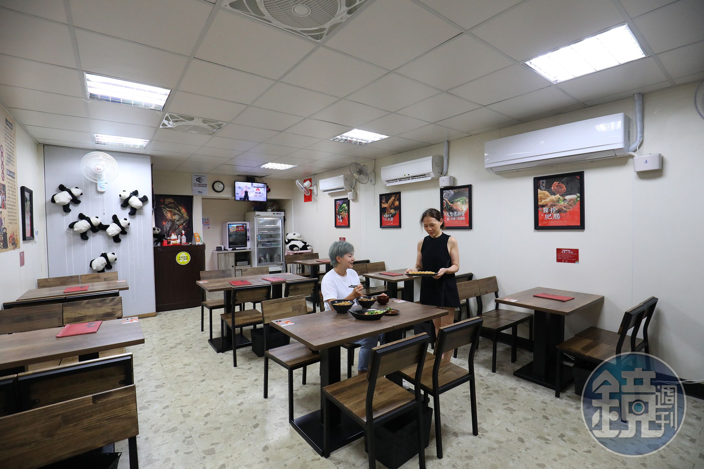 「蜀來飽川味麵」店面裝潢簡單乾淨,但料理相當有內涵。