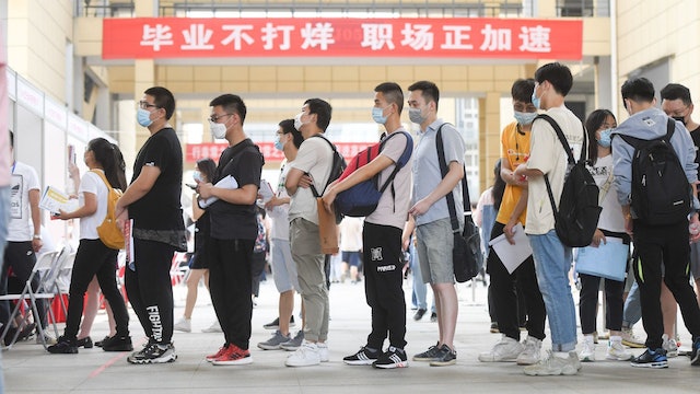 中國青年失業率持續攀升。（翻自《香港01》）