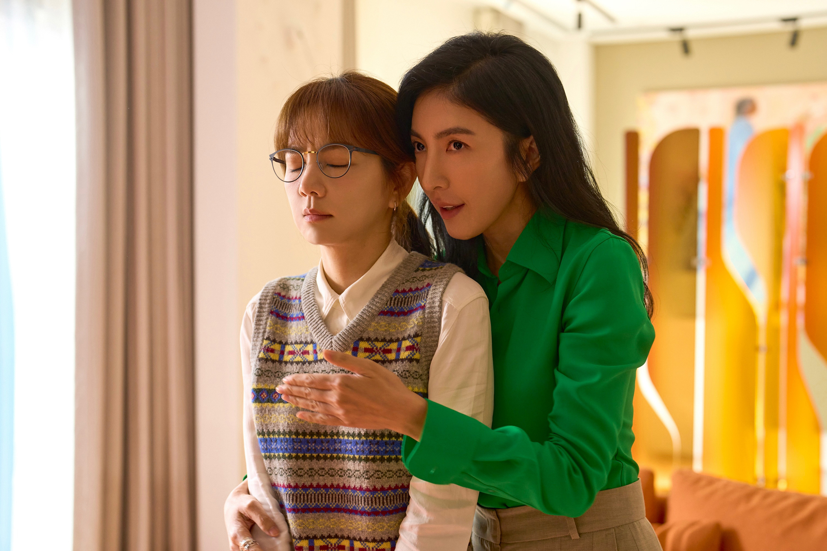 楊謹華與Ella陳嘉樺雙女主挑大梁，在性的療程尋找愛的意義。（壹壹影業提供）