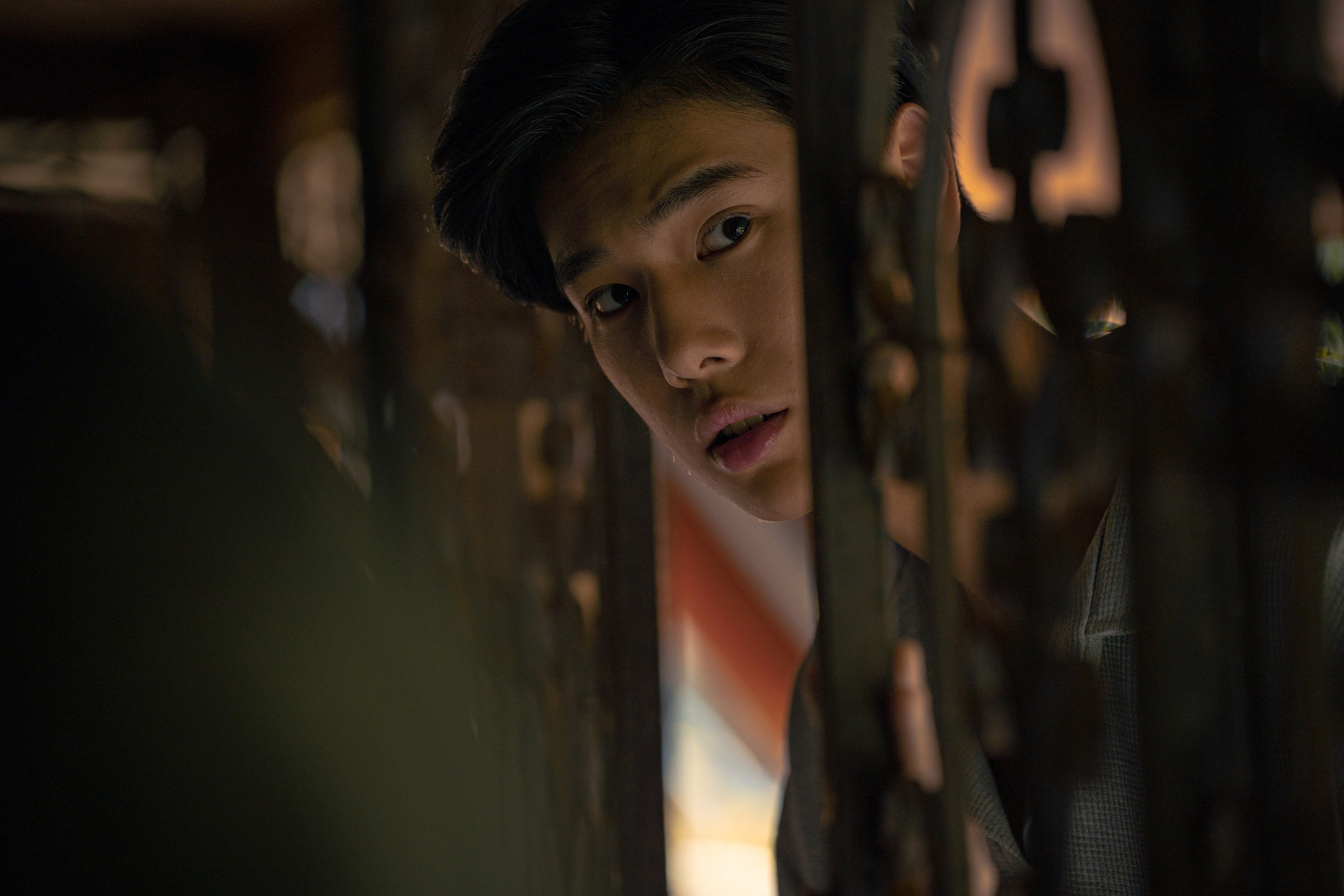 在BL劇頗有人氣的Phuwin(普明·丹薩優)在片中演出一個不信鬼神的男生。（華映提供）