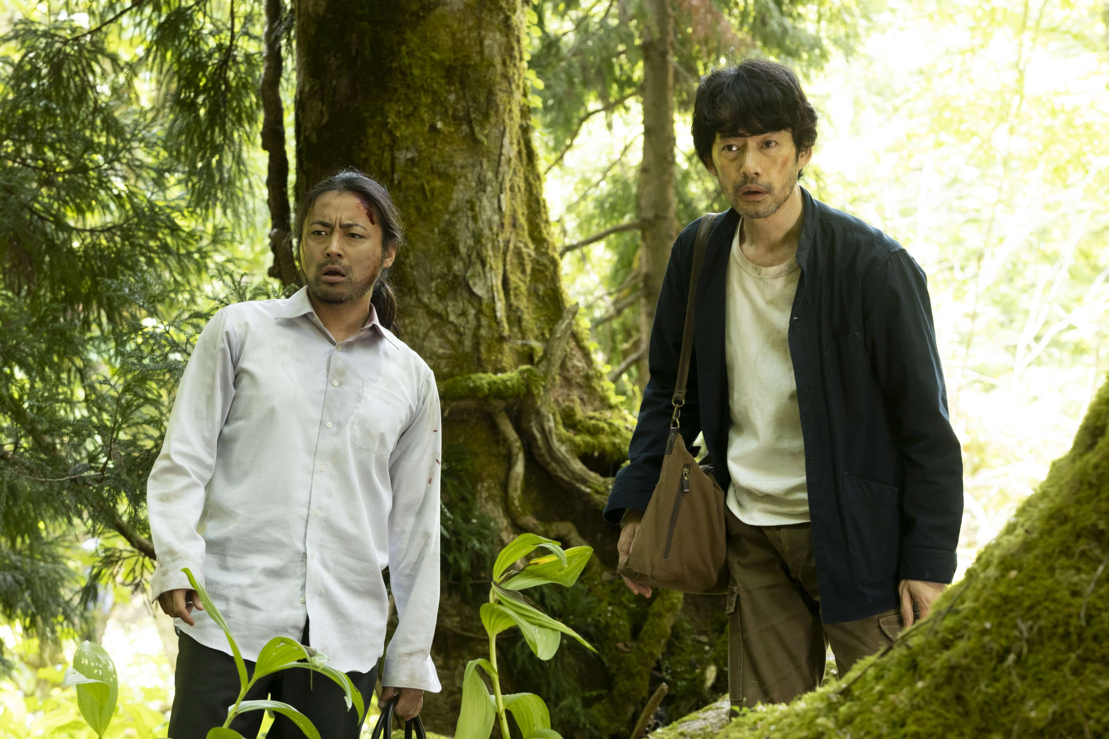 《六個唱歌的女人》網羅竹野內豐（右）與山田孝之（左）扮演個性截然不同的男主角，被6個女人困在深山當中。（高雄電影節提供）