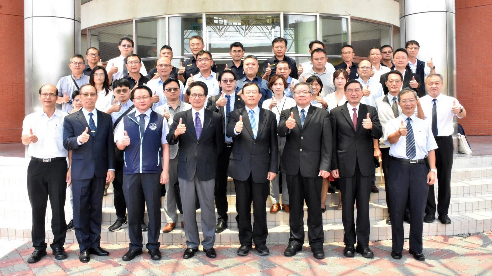 檢察總長邢泰釗赴雲林地區檢討查賄工作，期許團隊加強合作。（最高檢提供）