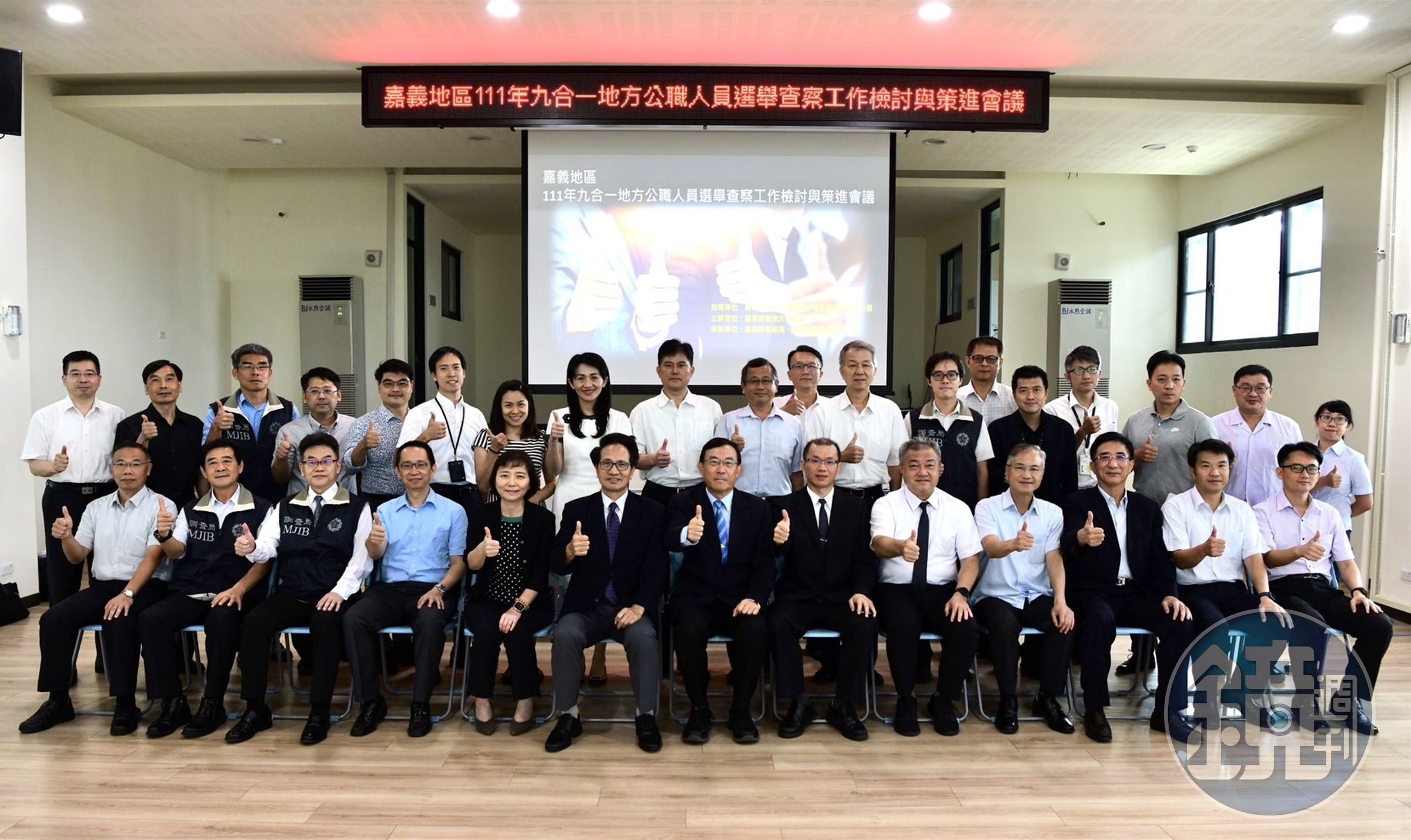 邢泰釗馬不停蹄趕往嘉義地區慰問查賄團隊努路,盼透過經驗傳承讓查賄工作做得更好。(最高檢提供)