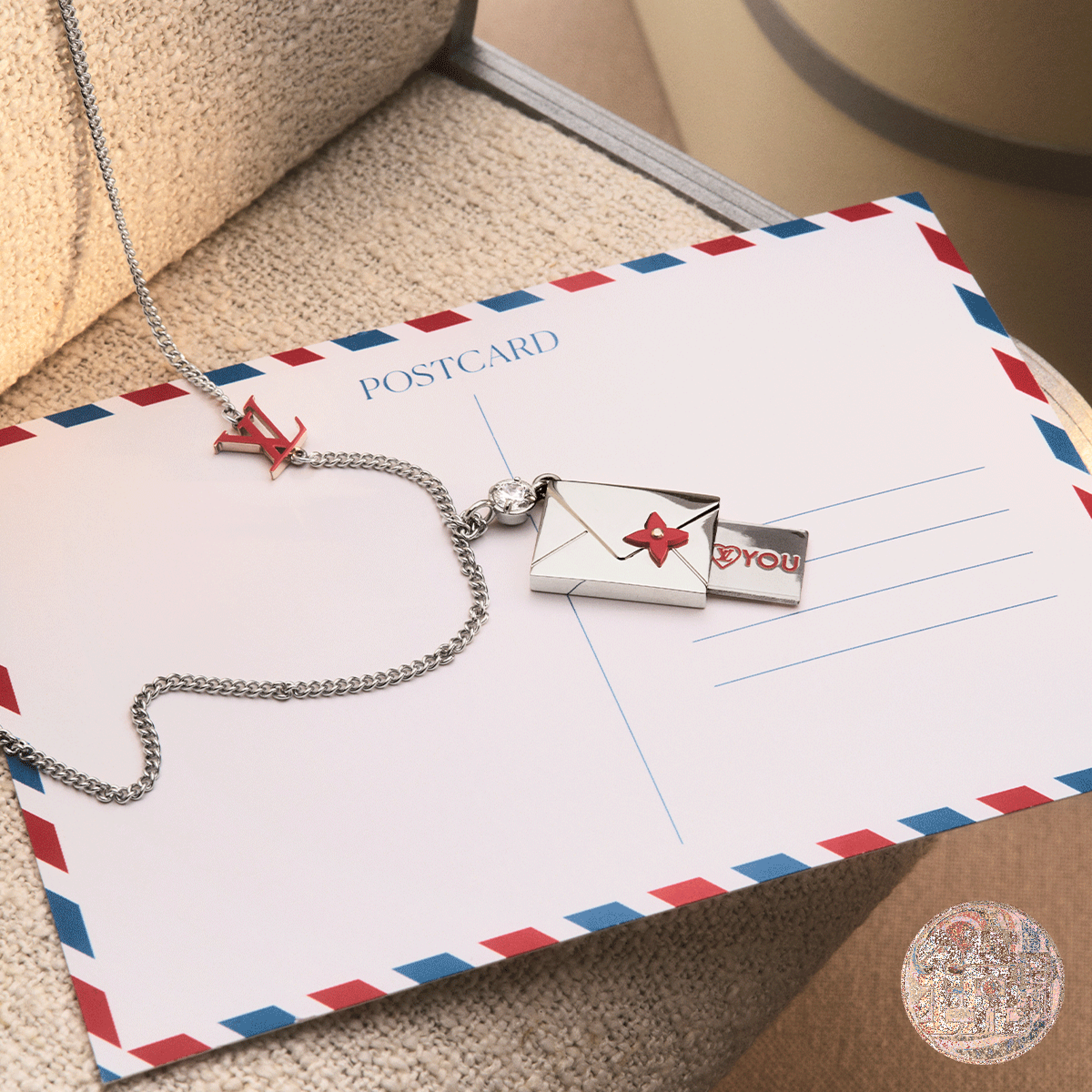 LV Love Letter吊墜。NT$27,600（路易威登提供）