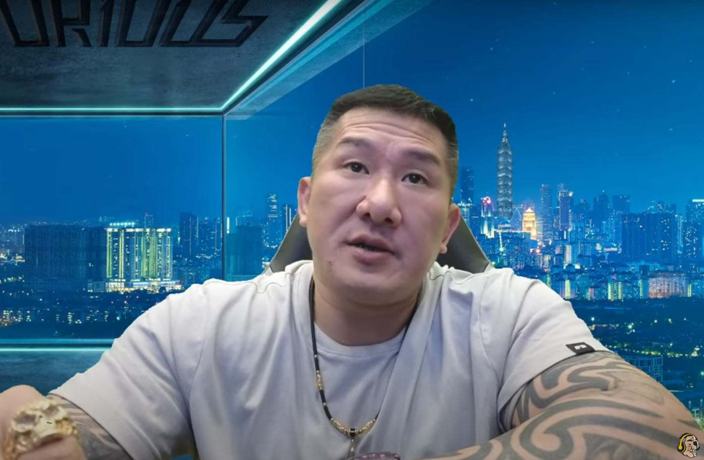 館長指控民進黨對他開槍。（翻攝館長惡名昭彰YouTube頻道）