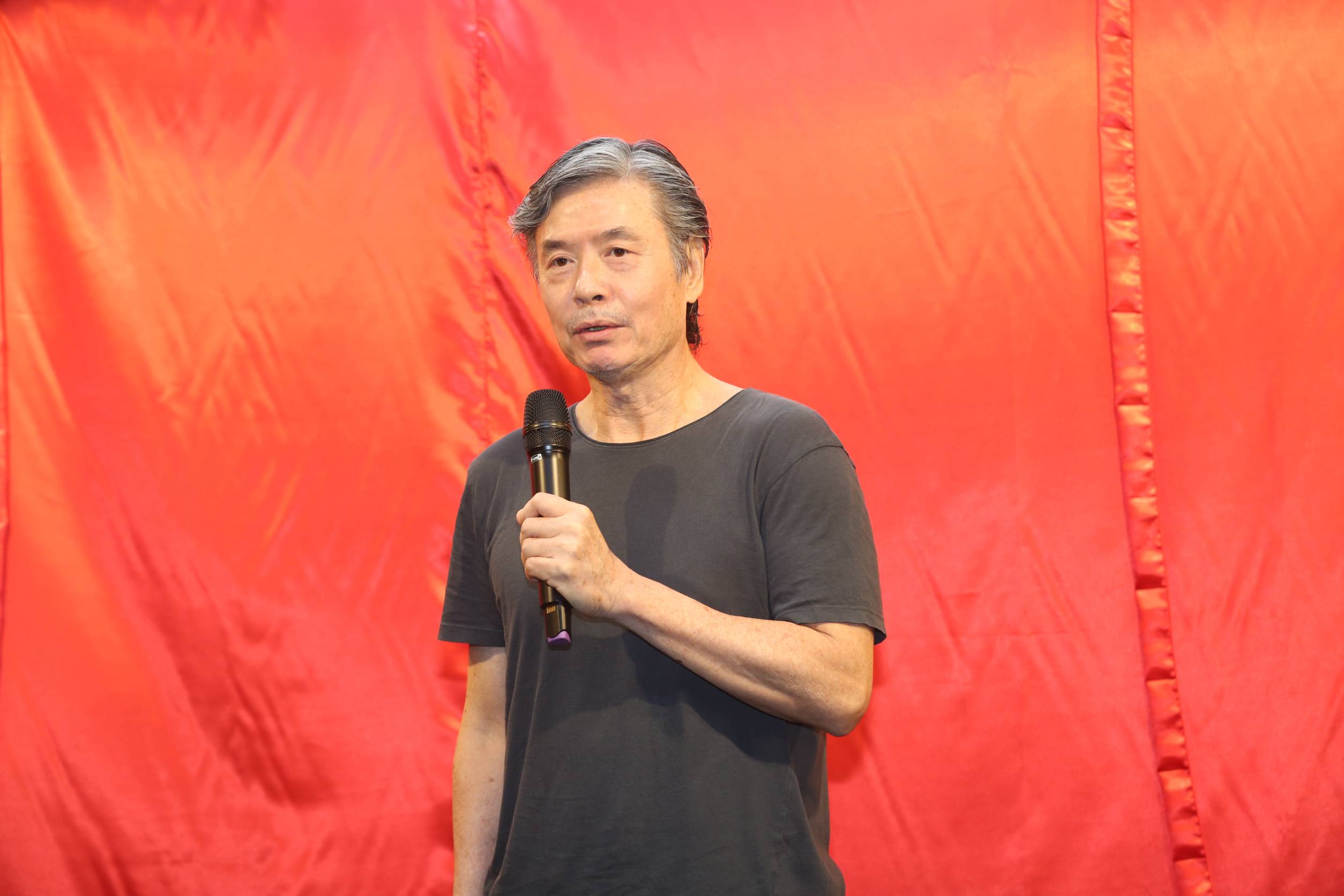 侯友宜公布競選視覺，金溥聰快閃記者會，致詞完後隨即離場。