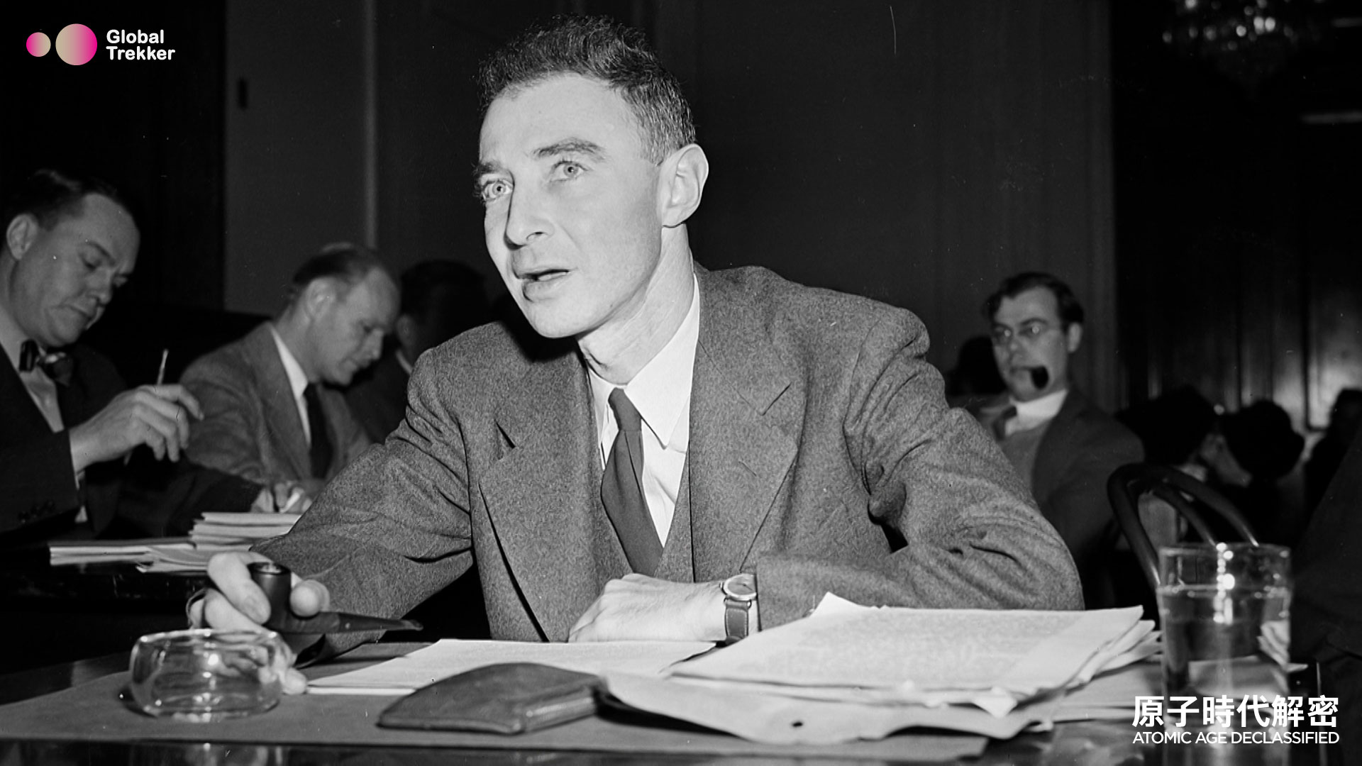 好萊塢片《奧本海默》描述這位原子彈之父如何研發原子彈，《原子時代解密》更進一步更多關於奧本海默的歷史真相。（杰德影音提供）