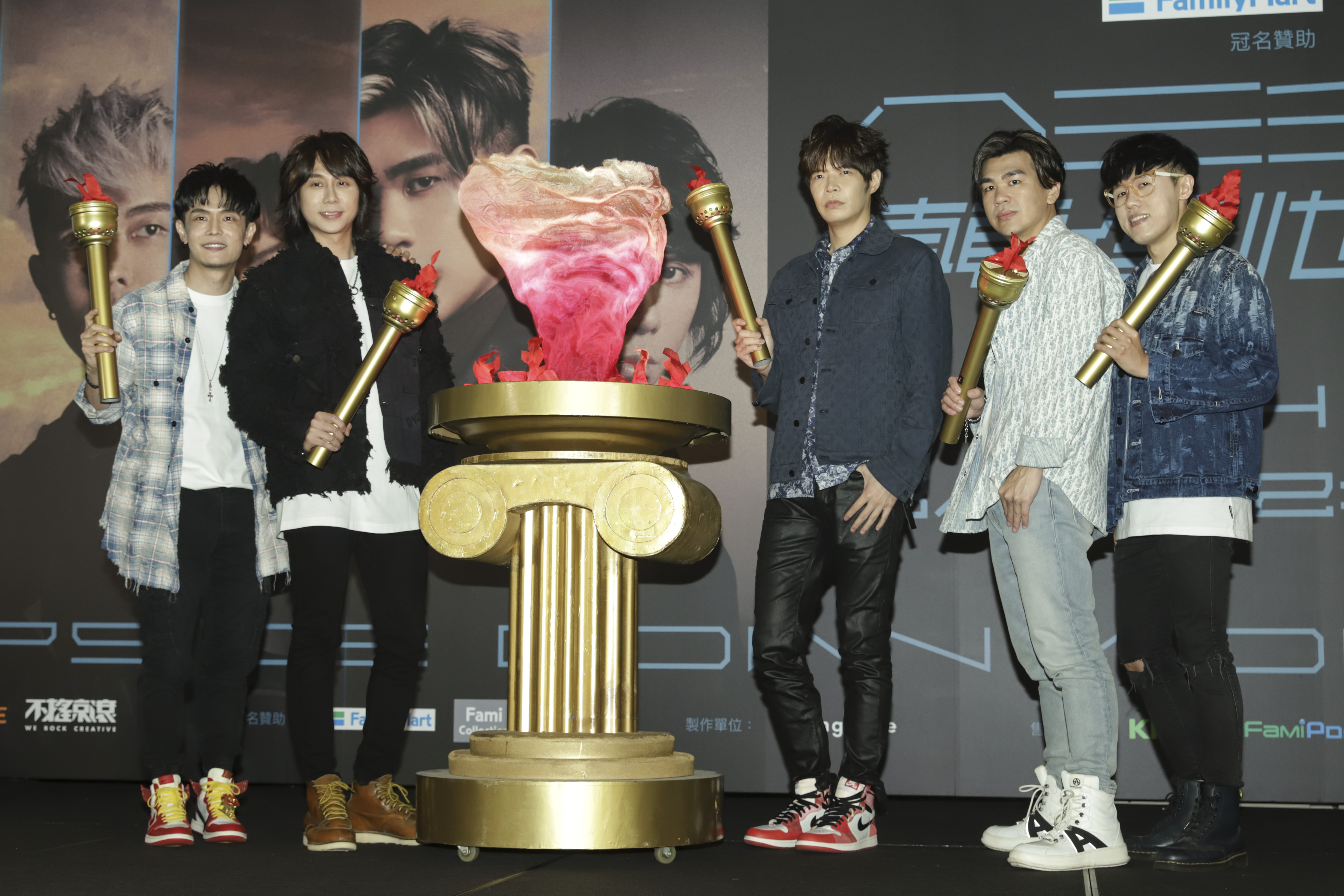 八三夭今舉辦記者會，宣布10月14日在高雄巨蛋開唱。