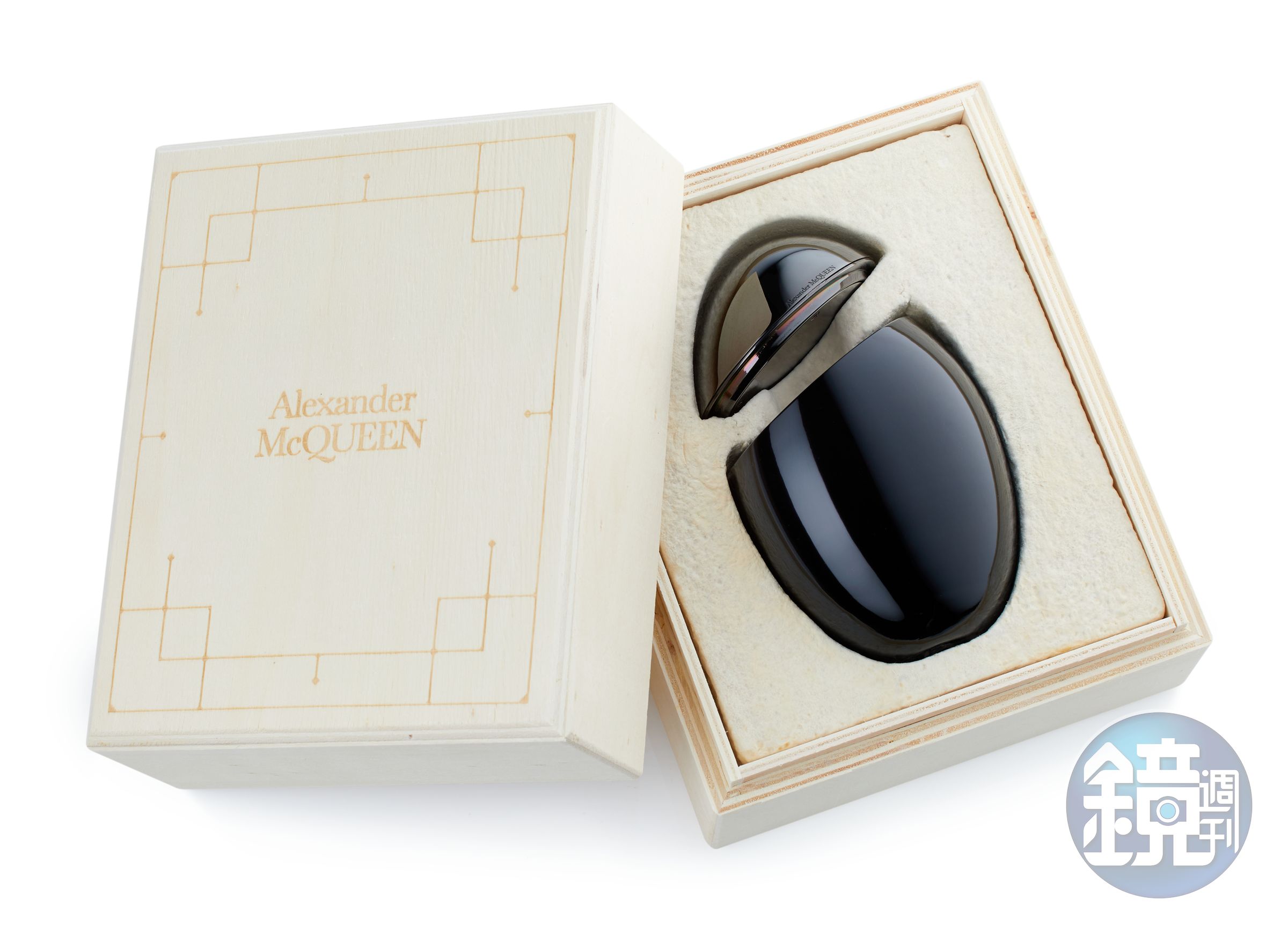 異域玫瑰香氛蠟燭(Pagan Rose)。NT$12,500(onefifteen初衣食午提供)