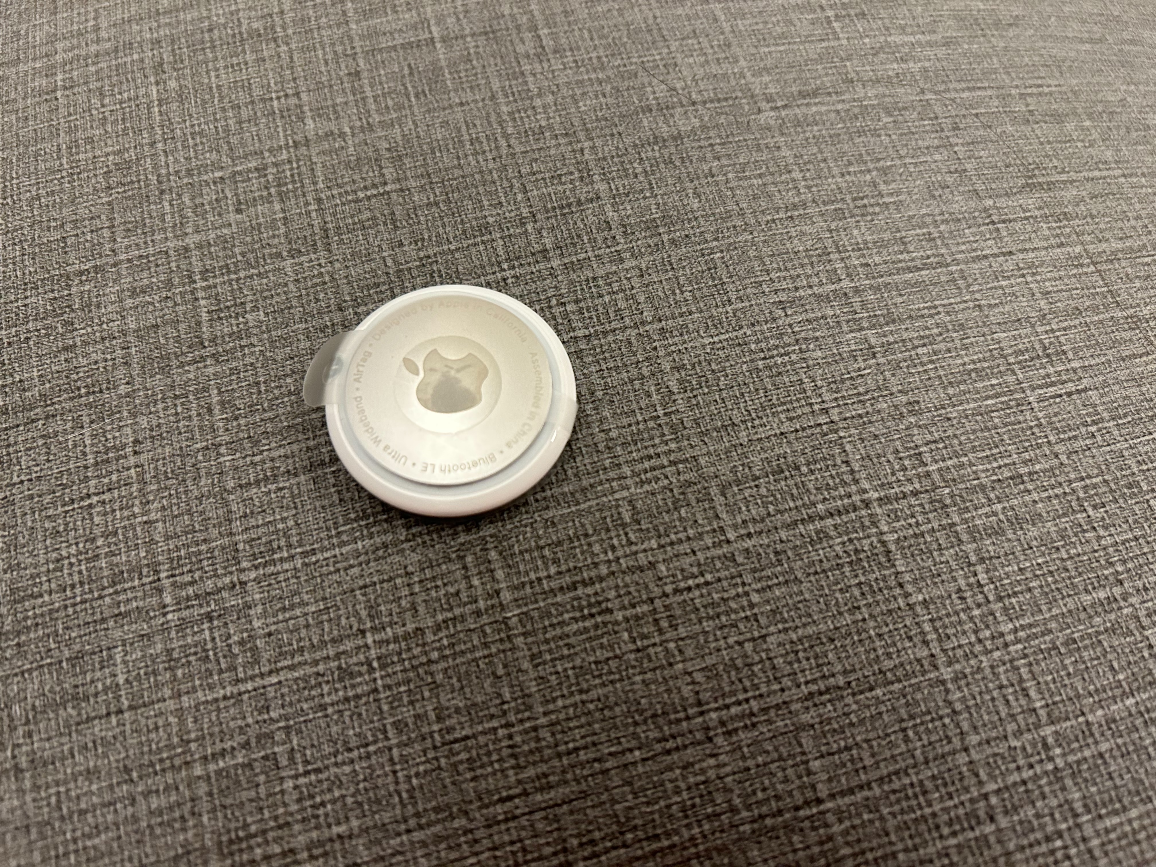 蘋果的AirTag可用來追蹤物品的行蹤。（本刊資料照）