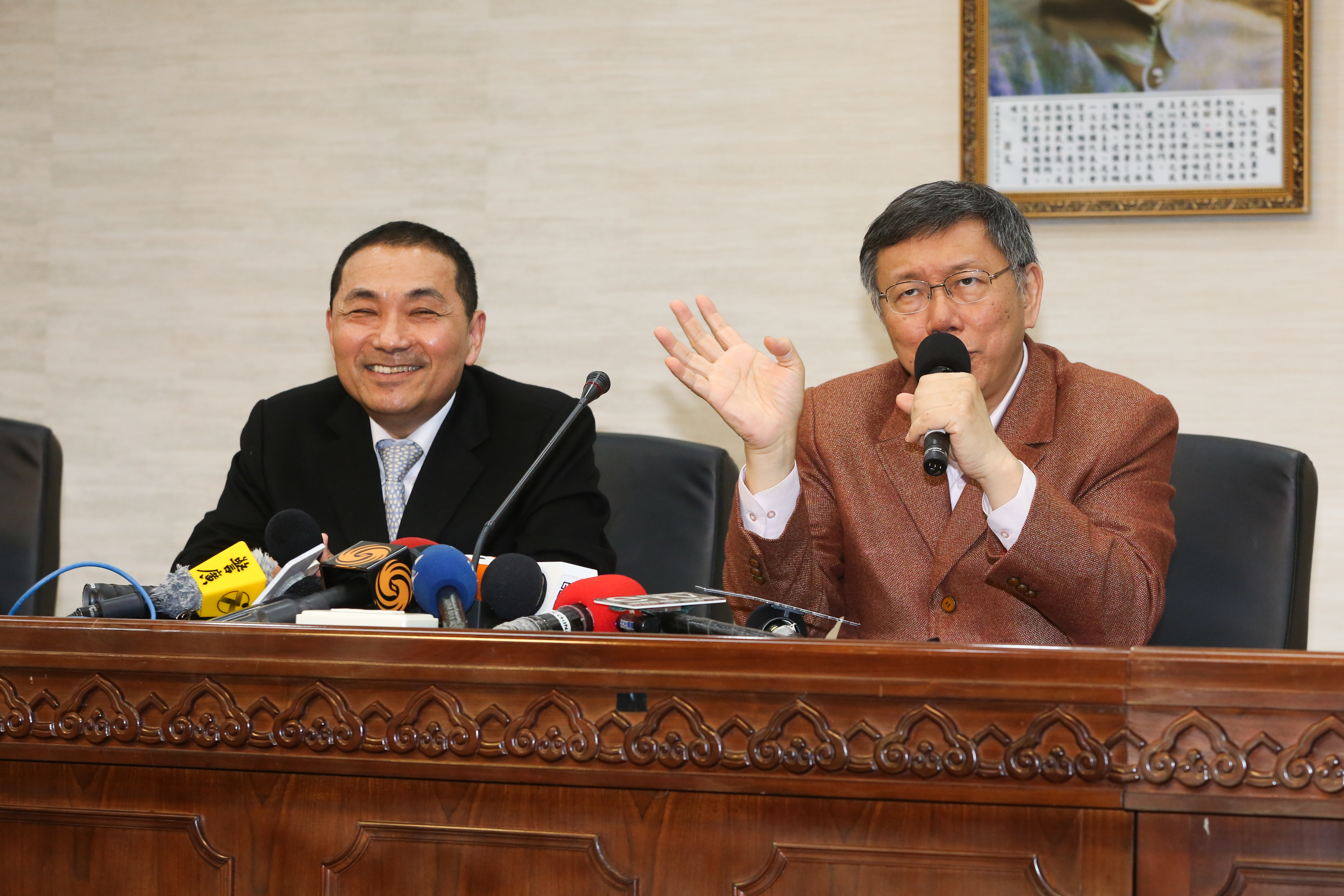 黃暐瀚認為,柯文哲拋出藍白總統候選人比民調後,國民黨有3個問題要面對。(本刊資料照)