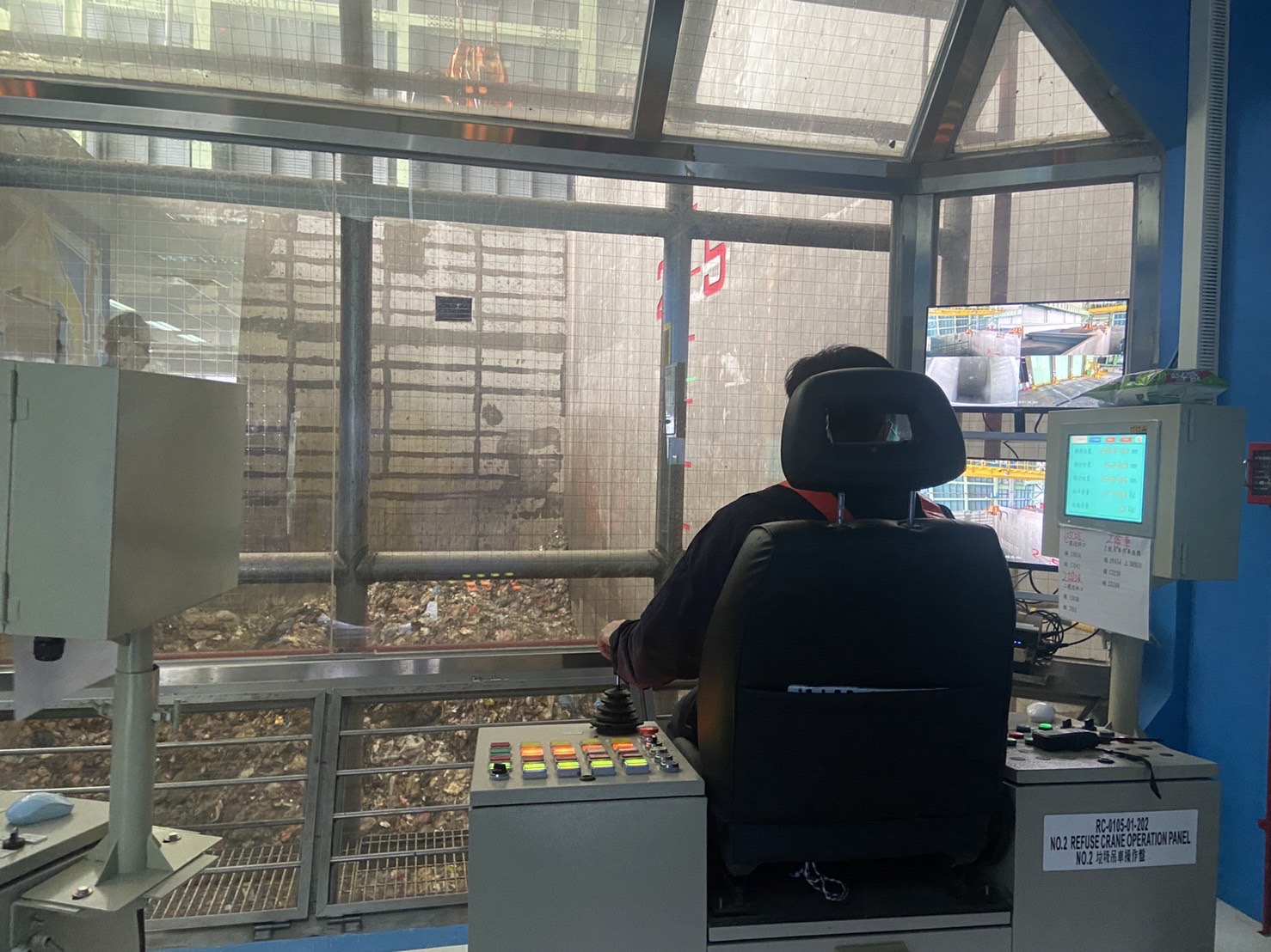 台東焚化爐今年2月啟用,縣議會認為應先處理當地垃圾,退回代燒南投垃圾的提案。(台東縣環保局提供)