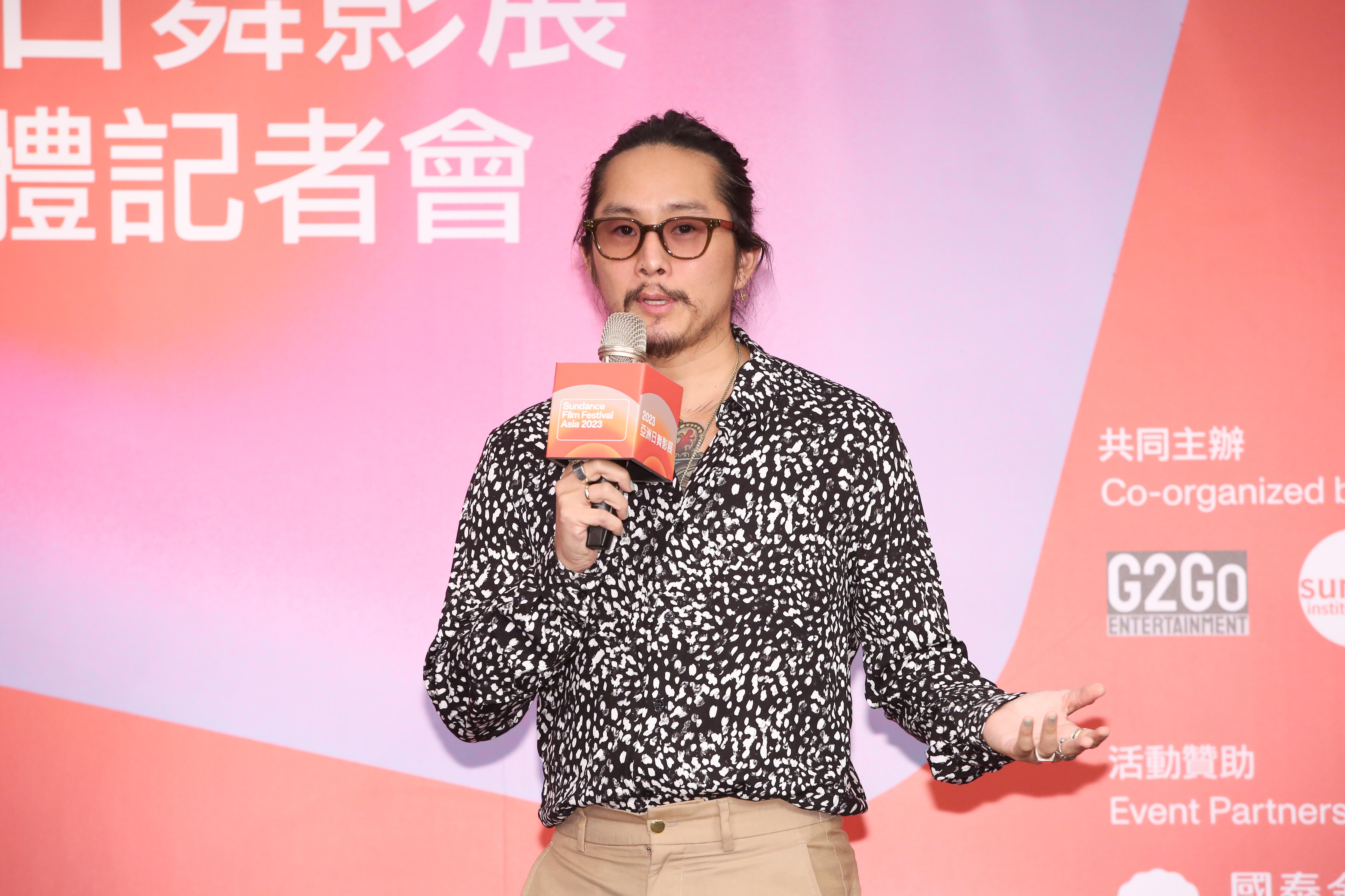 曾是演員，如今轉為導演的韓裔影人全知泰帶著自己的作品《加摩賈亞》來到台北。