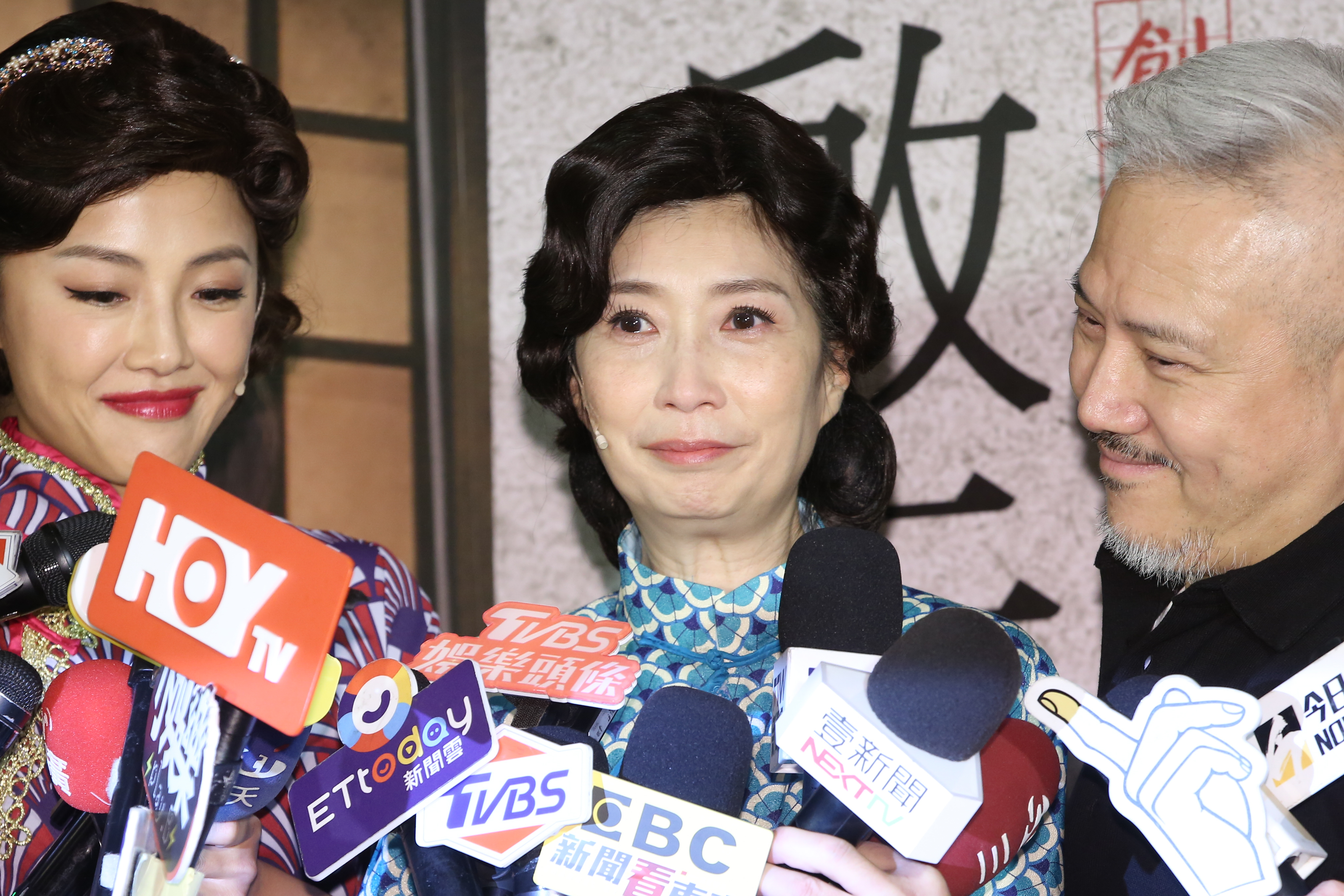 黃嘉千受訪時哽咽，關於與夏克立的官司，表示能說時一定會說出來。