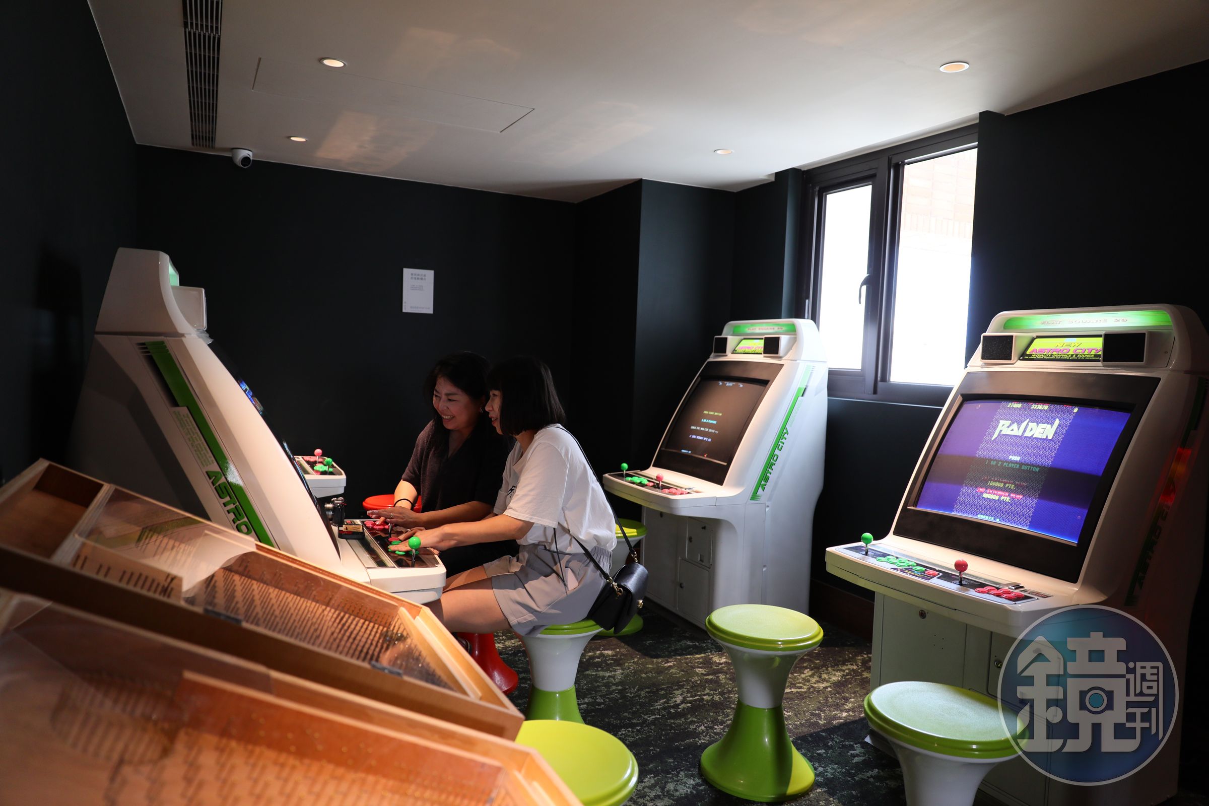 懷舊遊戲區復刻80年代最瞎趴的遊戲機台，還有「不插電」的手遊夜市打彈珠。