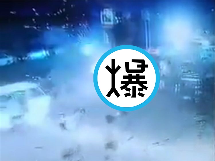 男逼妻回家,竟自爆手榴彈同歸於盡!夫妻倆當場被炸死血肉模糊。(翻自《Gulf News》)