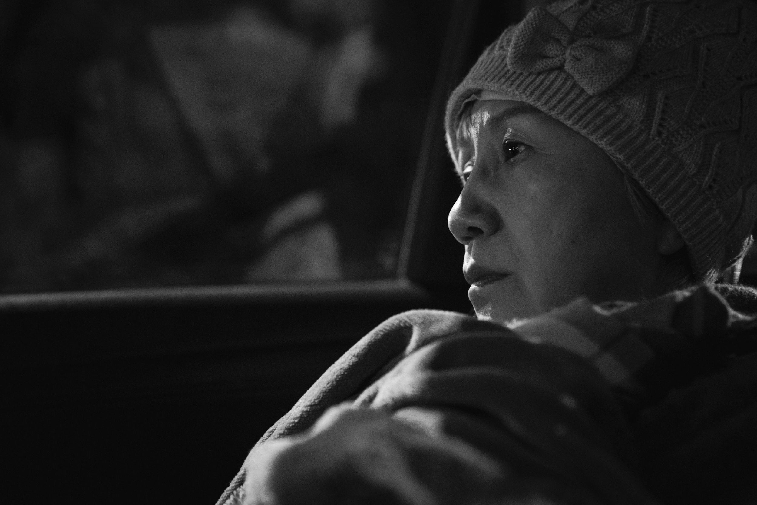 陸弈靜在公視新創短片《念你如昔》演出靈魂人物「失智母親」一角,以精湛演技完美詮釋出「人的記憶很脆弱,但情感不是」的內心惆悵。(公視提供)