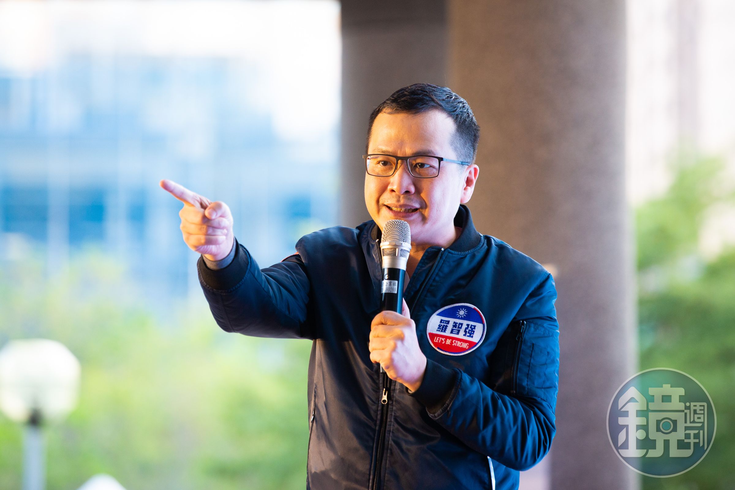 國民黨台北市大安、文山立委參選人羅智強遭爆用政治獻金購買高價蘋果產品,他反控民進黨「查水表」。