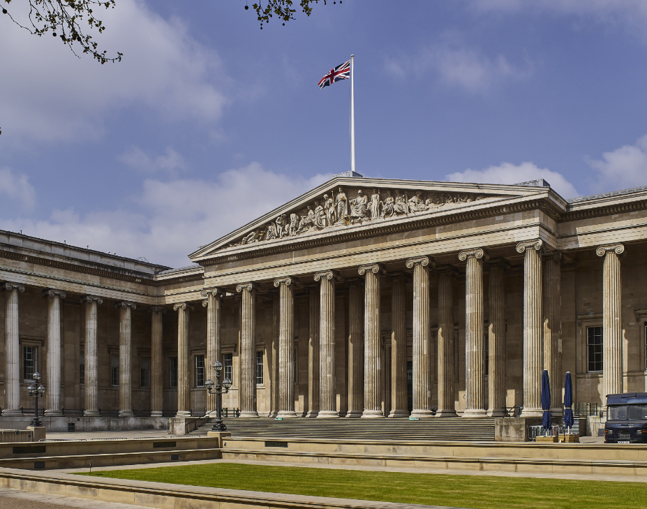 位於英國倫敦的大英博物館傳出物件遭竊，一名資深員工被開除。（翻攝自British Museum臉書）